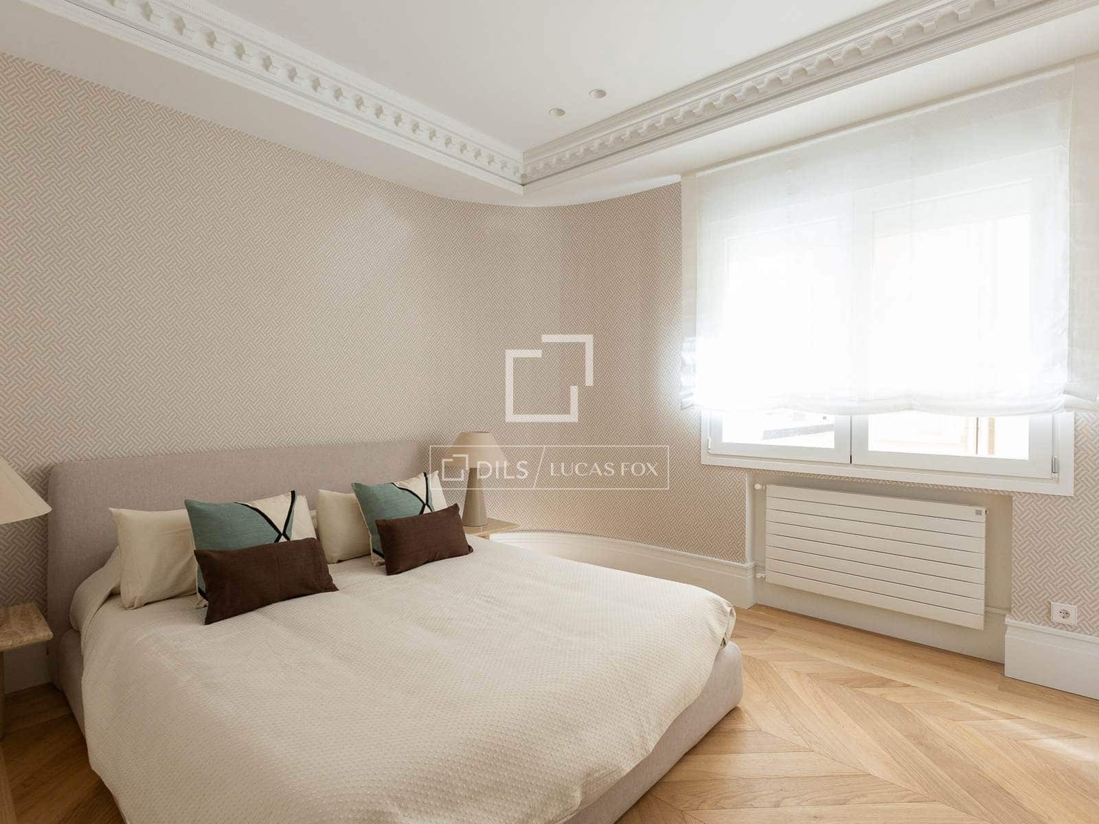 4 bedroom Apartment for sale in Madrid city with garage - € 7,900,000 (Ref: 9733974)