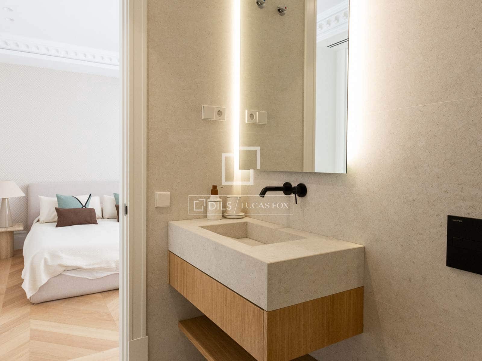 4 bedroom Apartment for sale in Madrid city with garage - € 7,900,000 (Ref: 9733974)