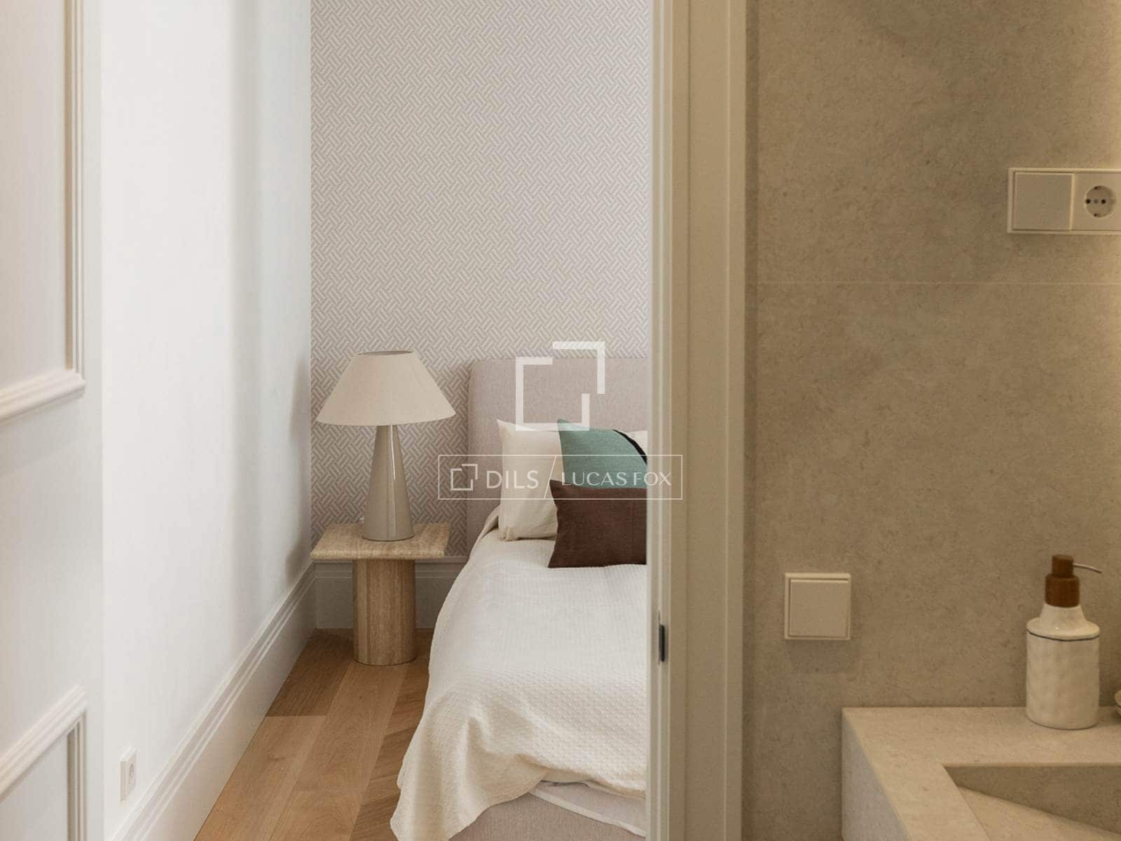 4 bedroom Apartment for sale in Madrid city with garage - € 7,900,000 (Ref: 9733974)