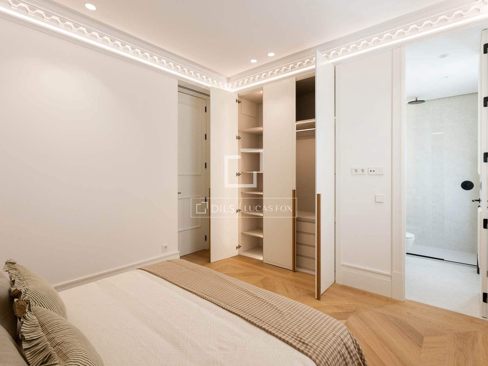 4 bedroom Apartment for sale in Madrid city with garage - € 7,900,000 (Ref: 9733974)