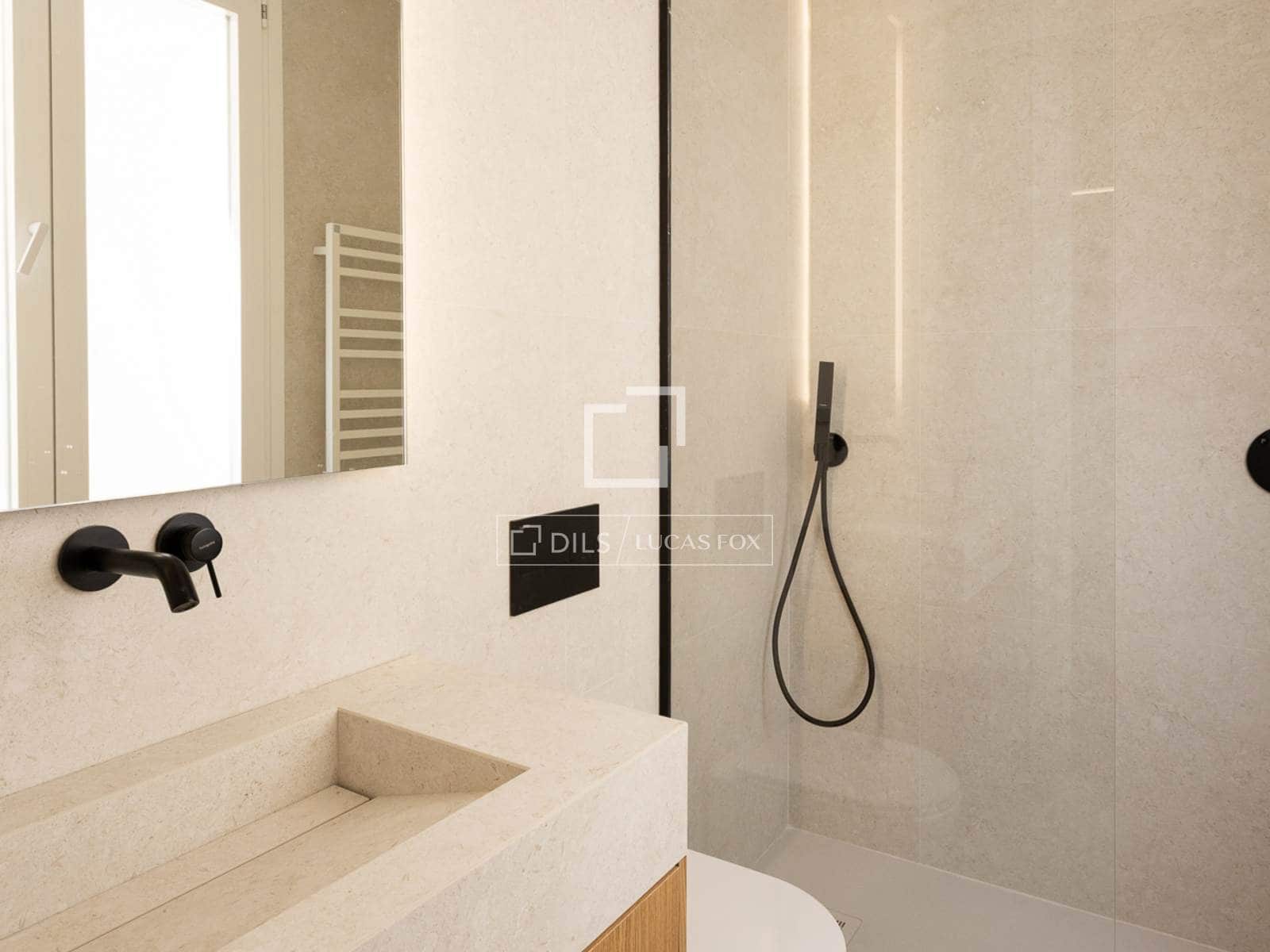 4 bedroom Apartment for sale in Madrid city with garage - € 7,900,000 (Ref: 9733974)