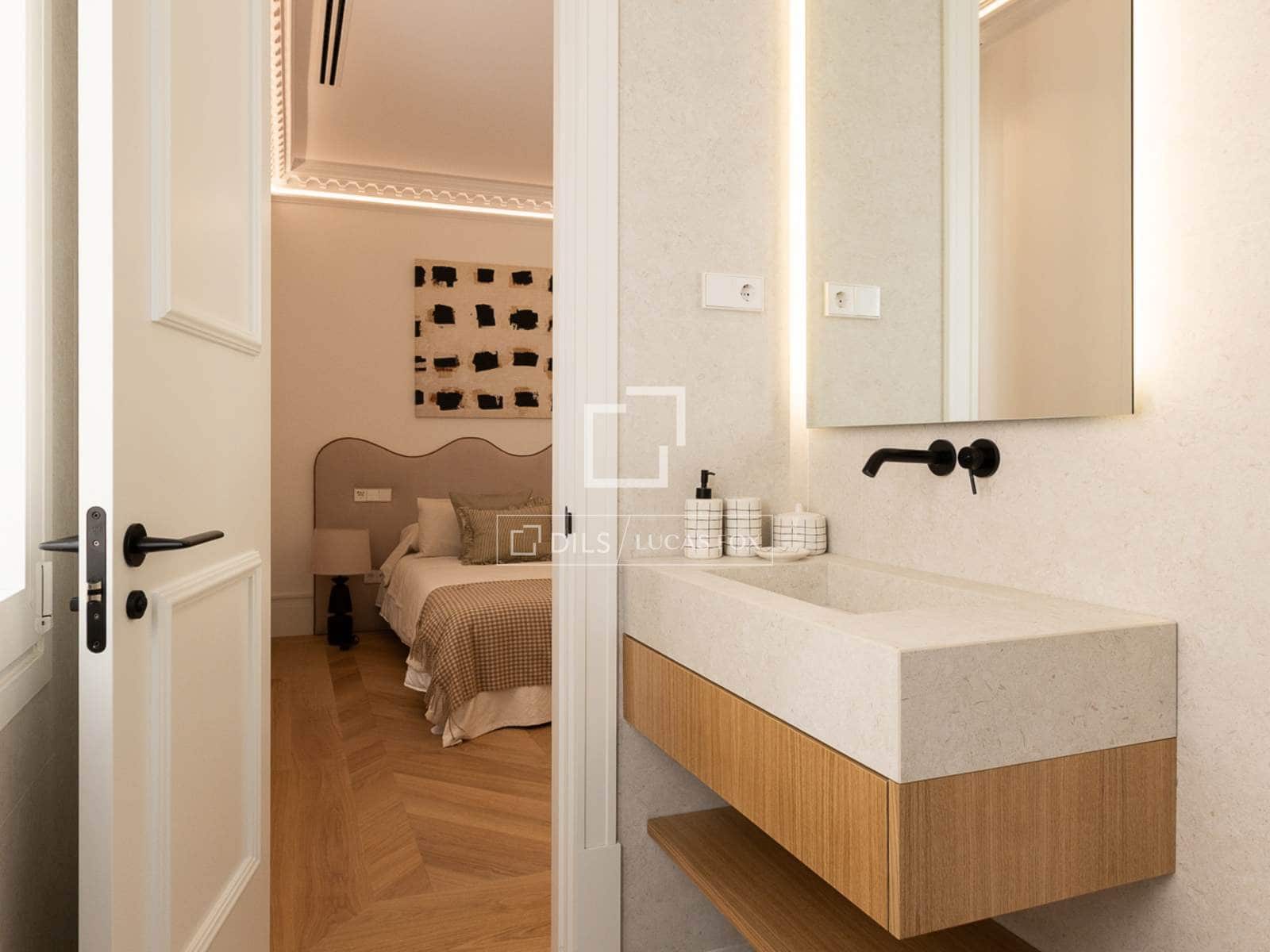 4 bedroom Apartment for sale in Madrid city with garage - € 7,900,000 (Ref: 9733974)