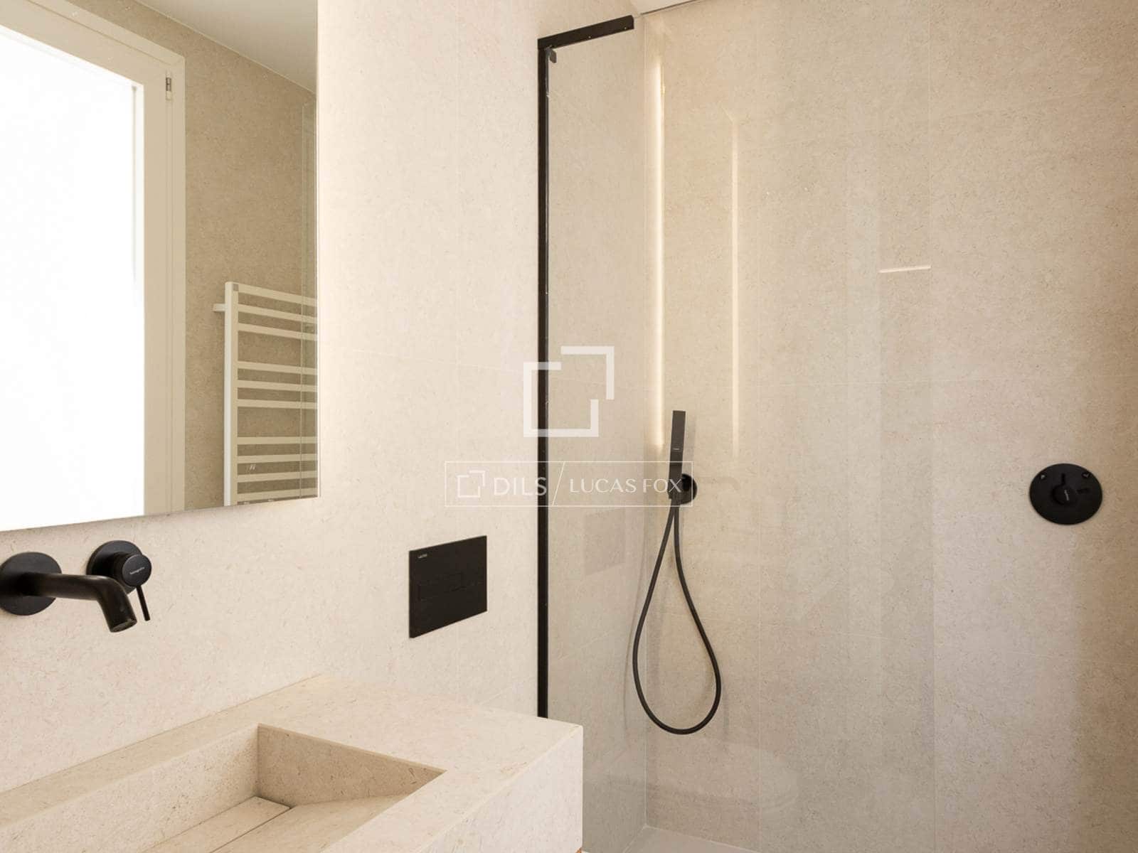 4 bedroom Apartment for sale in Madrid city with garage - € 7,900,000 (Ref: 9733974)