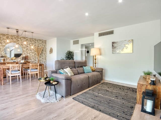 3 bedroom Apartment for sale in S'Agaro, Castell-Platja d'Aro with pool garage - € 750,000 (Ref: 9733976)