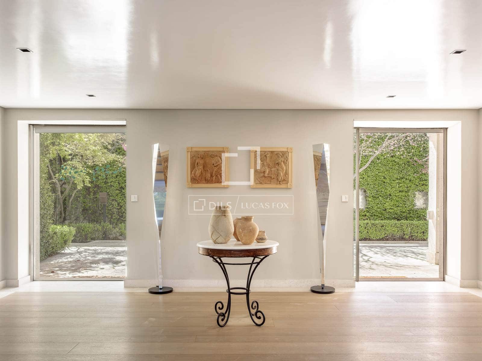 8 soverom Villa til salgs i Madrid by med svømmebasseng garasje - € 18 600 000 (Ref: 9735946)