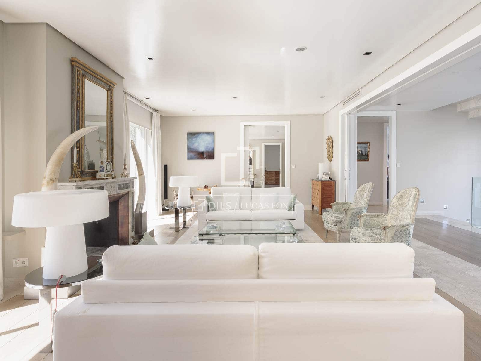 8 soverom Villa til salgs i Madrid by med svømmebasseng garasje - € 18 600 000 (Ref: 9735946)