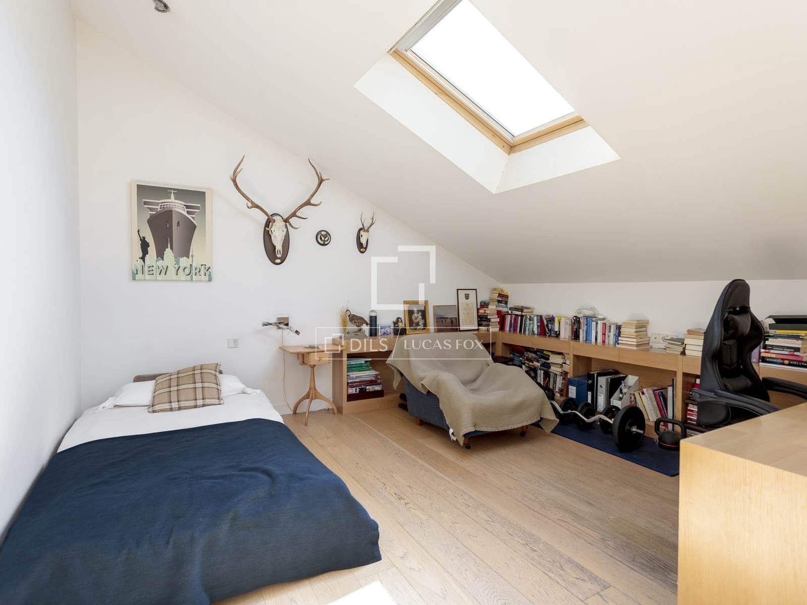 8 soverom Villa til salgs i Madrid by med svømmebasseng garasje - € 18 600 000 (Ref: 9735946)