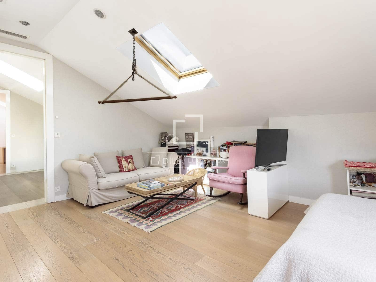 8 soverom Villa til salgs i Madrid by med svømmebasseng garasje - € 18 600 000 (Ref: 9735946)