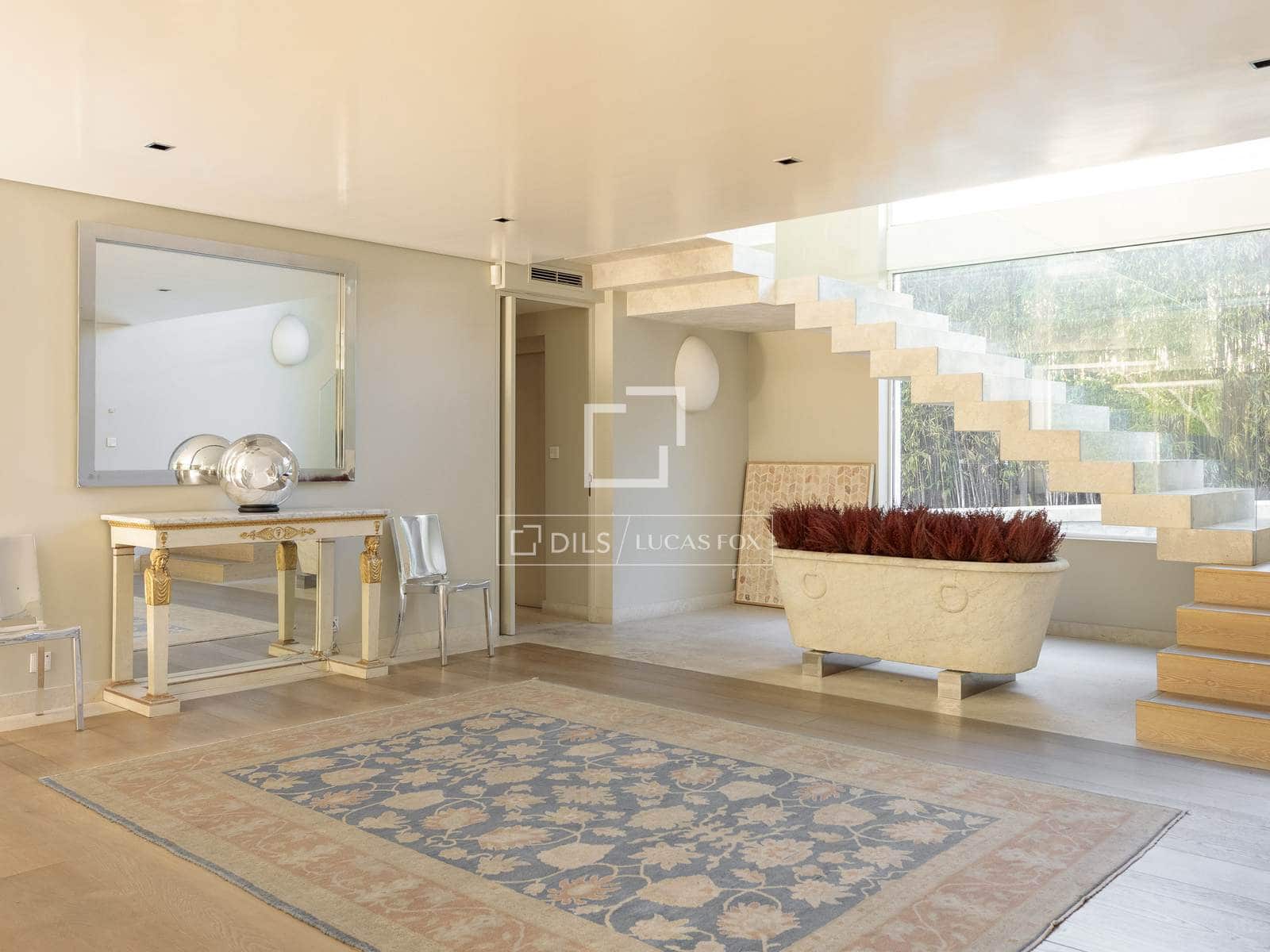 8 soverom Villa til salgs i Madrid by med svømmebasseng garasje - € 18 600 000 (Ref: 9735946)