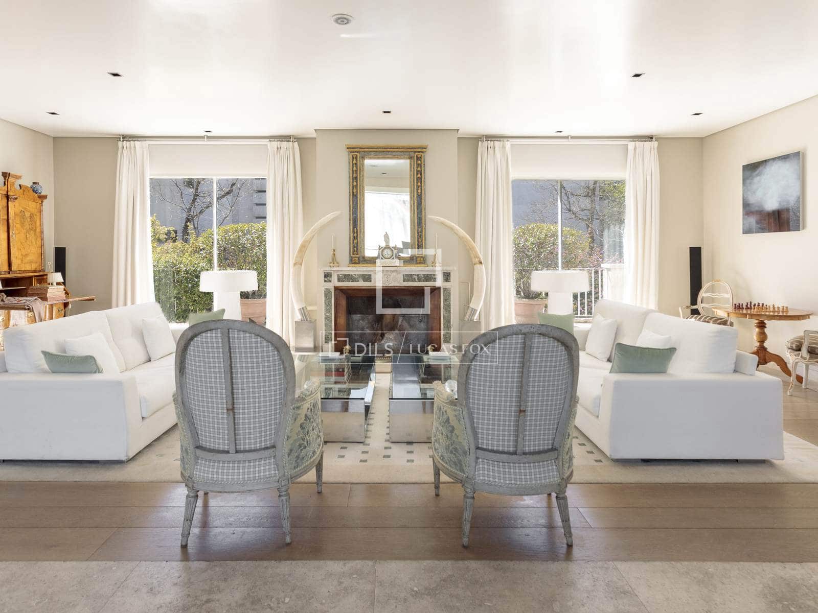 8 soverom Villa til salgs i Madrid by med svømmebasseng garasje - € 18 600 000 (Ref: 9735946)