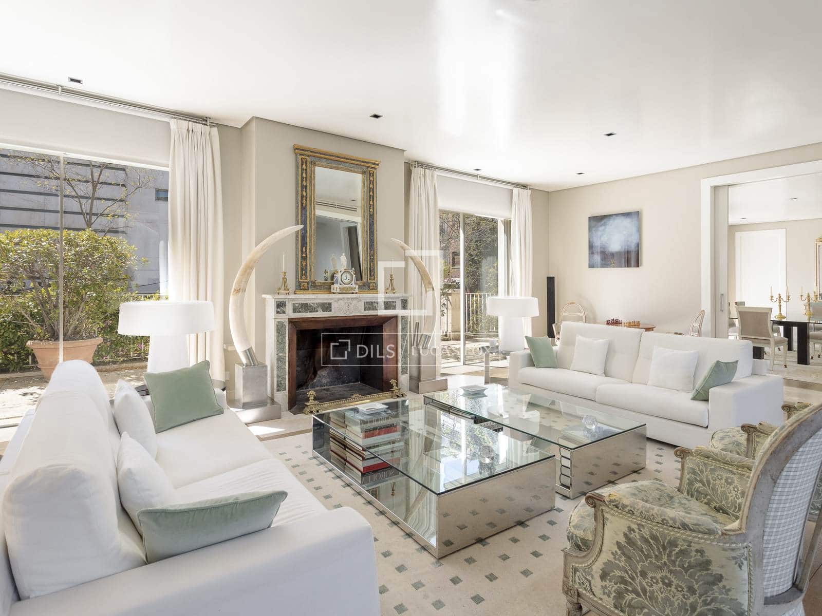 8 soverom Villa til salgs i Madrid by med svømmebasseng garasje - € 18 600 000 (Ref: 9735946)