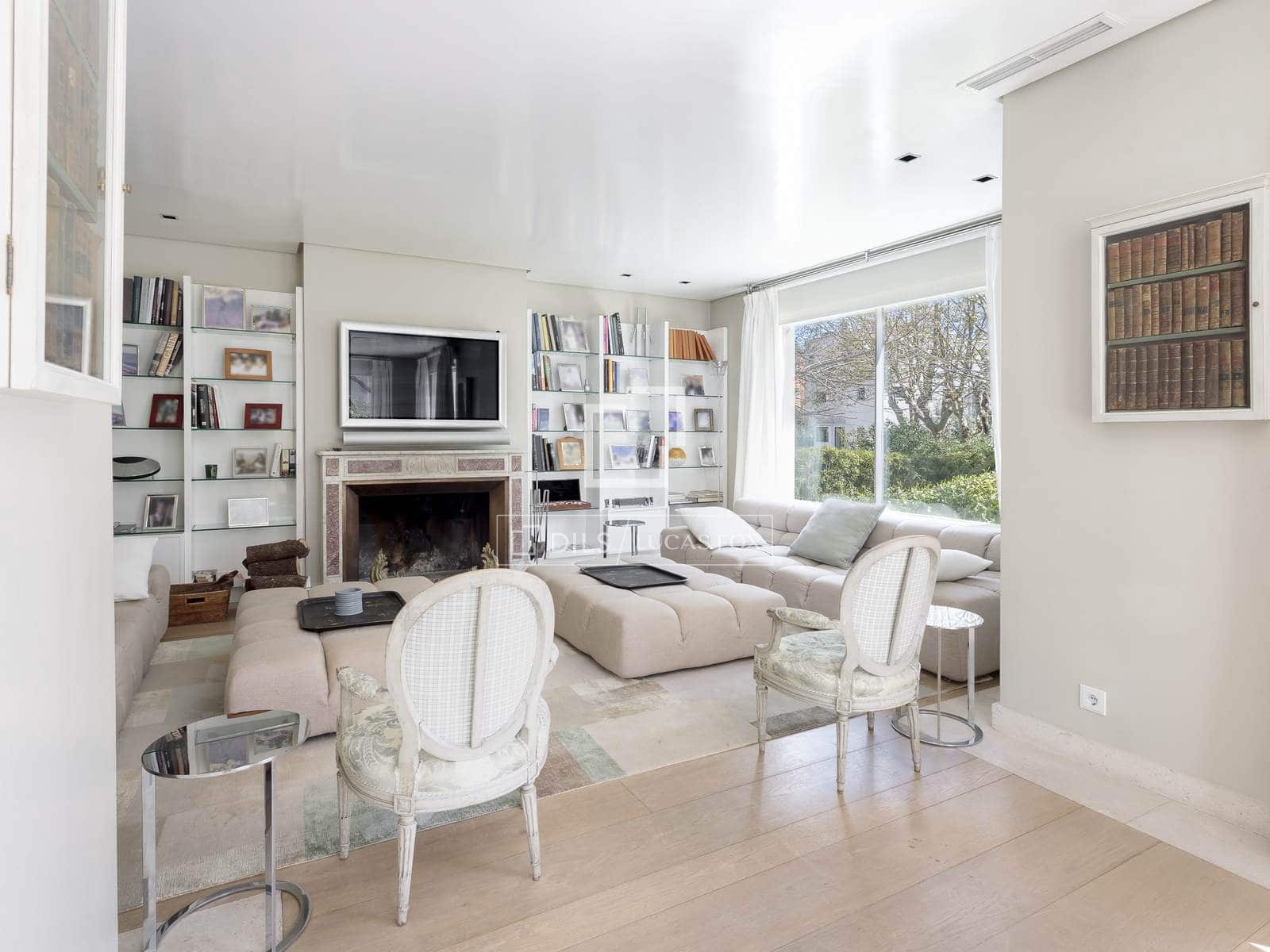 8 soverom Villa til salgs i Madrid by med svømmebasseng garasje - € 18 600 000 (Ref: 9735946)