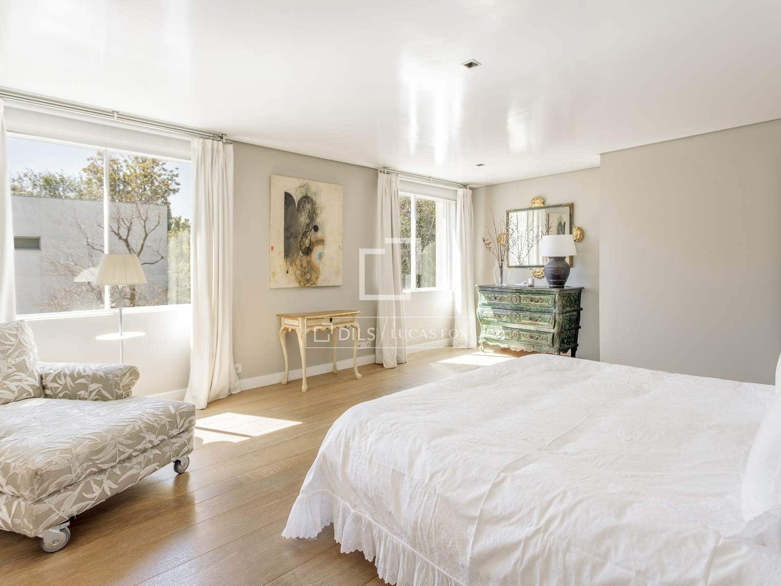 8 soverom Villa til salgs i Madrid by med svømmebasseng garasje - € 18 600 000 (Ref: 9735946)