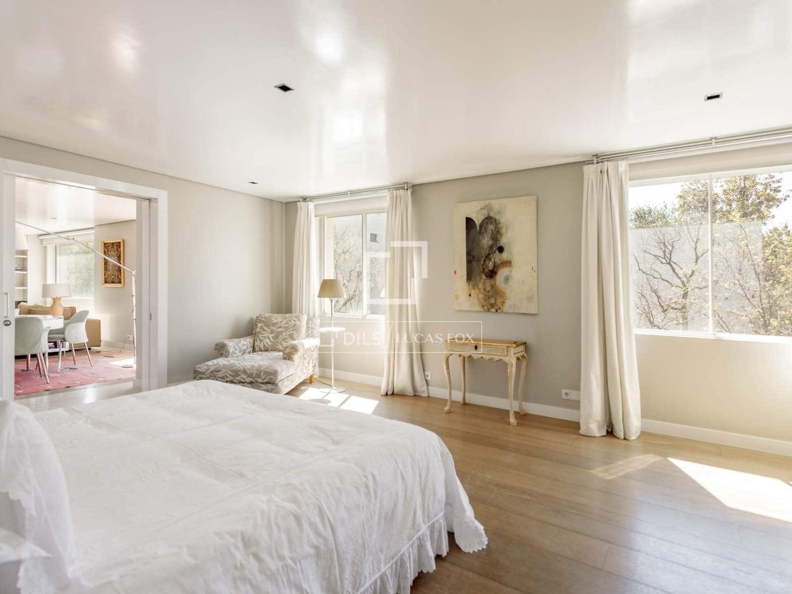 8 soverom Villa til salgs i Madrid by med svømmebasseng garasje - € 18 600 000 (Ref: 9735946)