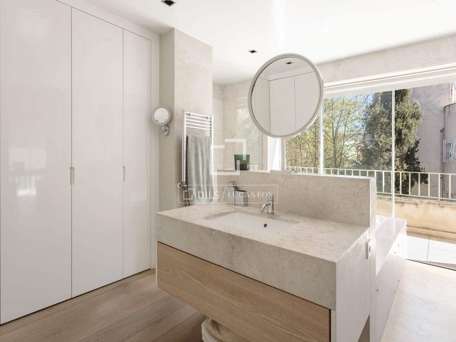 8 soverom Villa til salgs i Madrid by med svømmebasseng garasje - € 18 600 000 (Ref: 9735946)