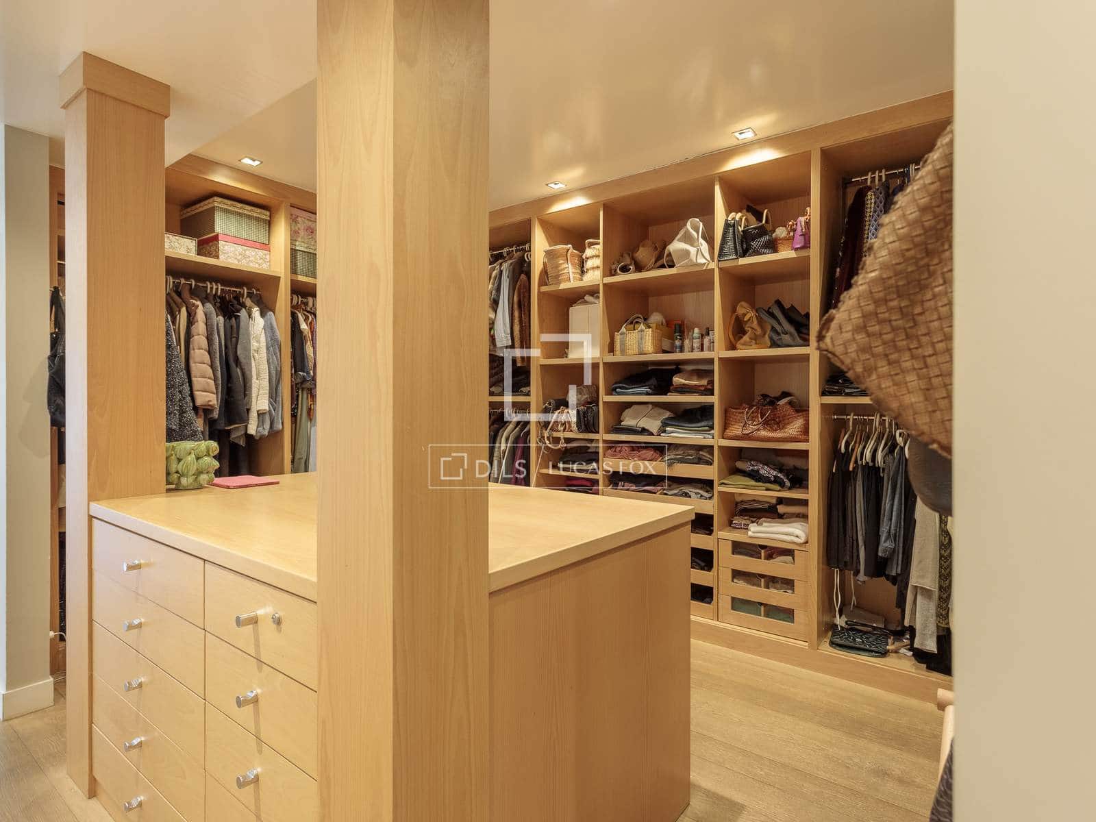 8 soverom Villa til salgs i Madrid by med svømmebasseng garasje - € 18 600 000 (Ref: 9735946)