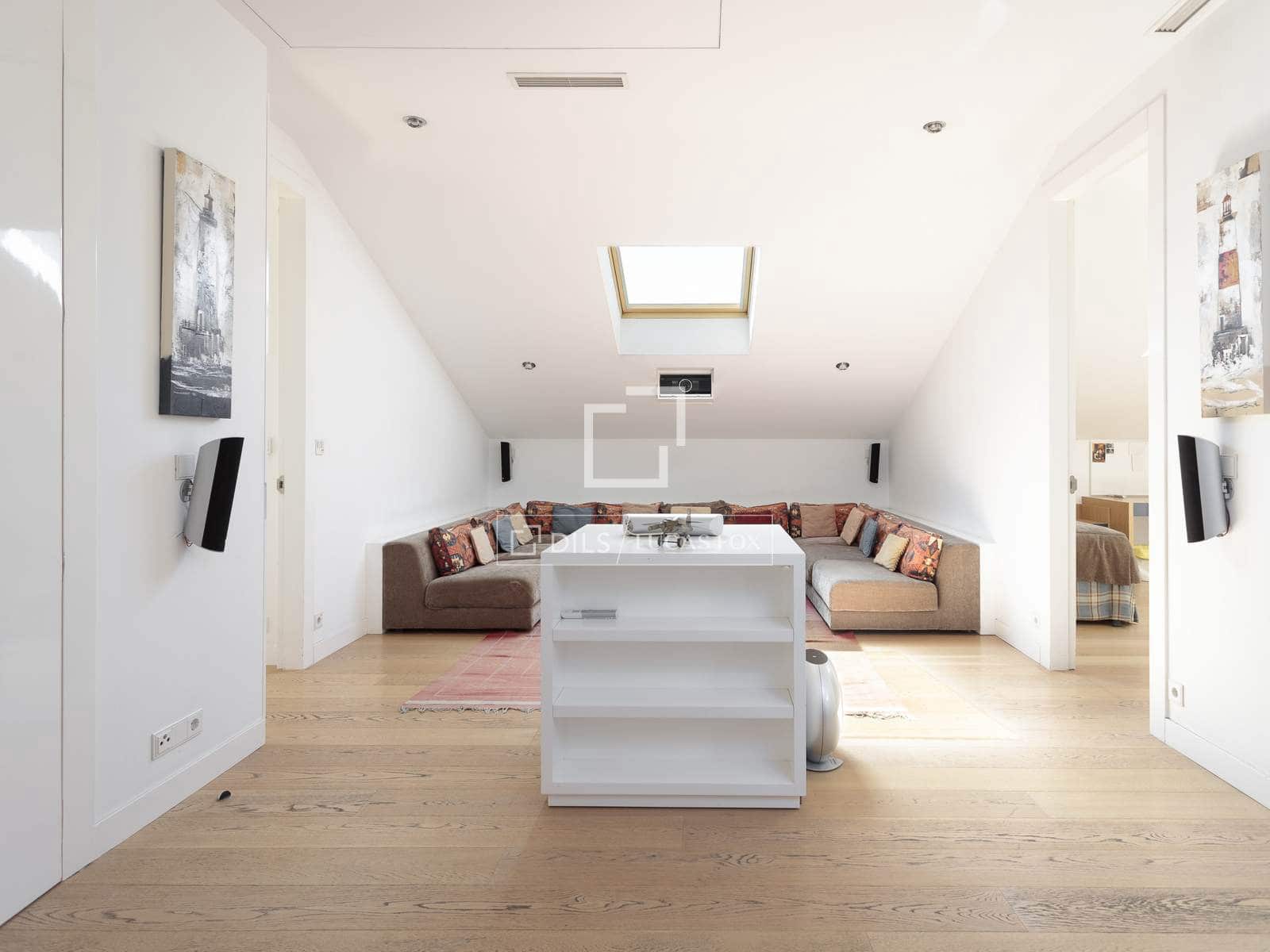 8 soverom Villa til salgs i Madrid by med svømmebasseng garasje - € 18 600 000 (Ref: 9735946)