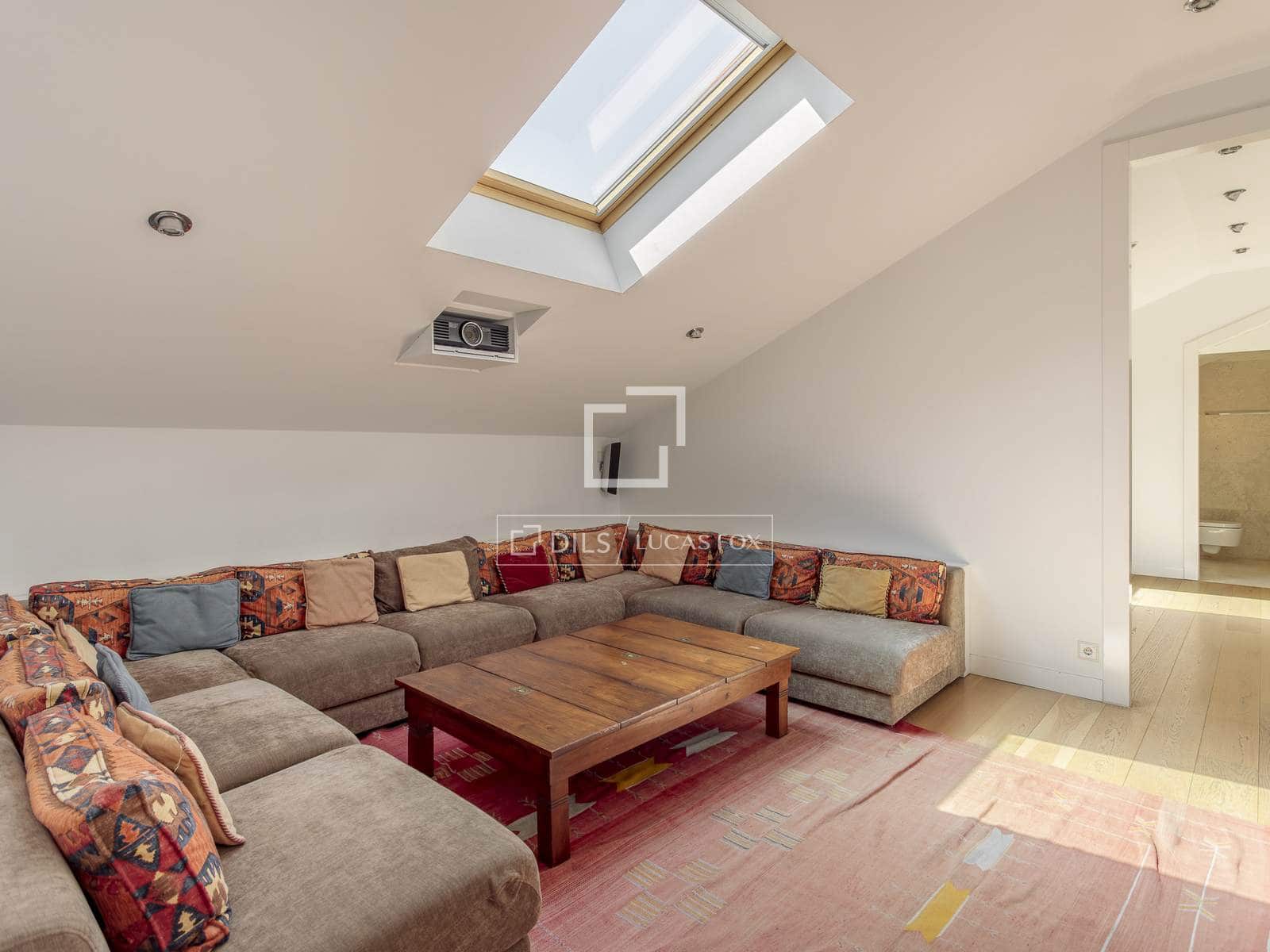 8 soverom Villa til salgs i Madrid by med svømmebasseng garasje - € 18 600 000 (Ref: 9735946)