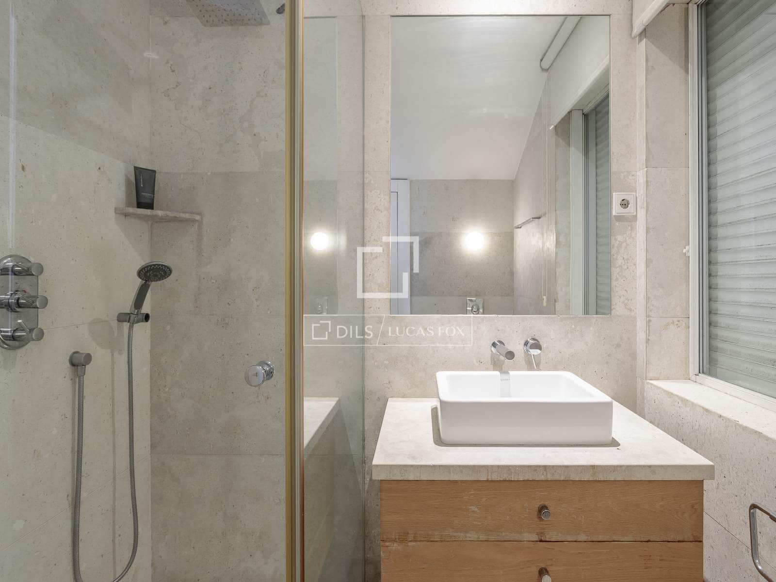 8 soverom Villa til salgs i Madrid by med svømmebasseng garasje - € 18 600 000 (Ref: 9735946)