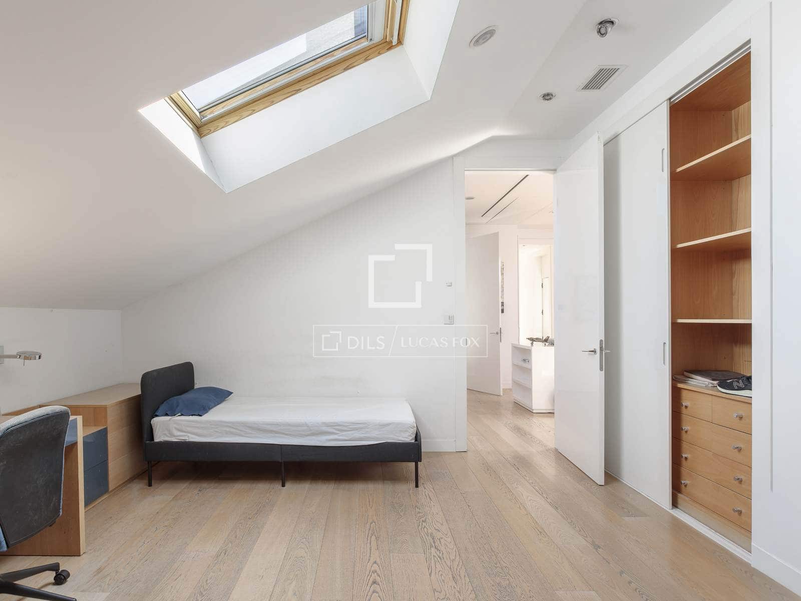 8 soverom Villa til salgs i Madrid by med svømmebasseng garasje - € 18 600 000 (Ref: 9735946)