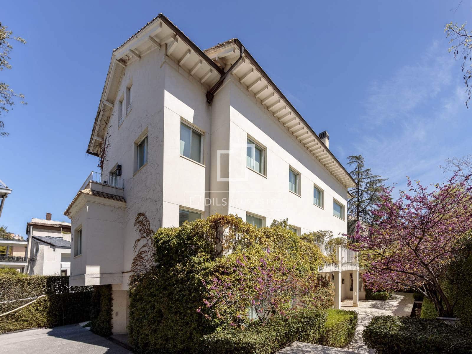 8 soverom Villa til salgs i Madrid by med svømmebasseng garasje - € 18 600 000 (Ref: 9735946)