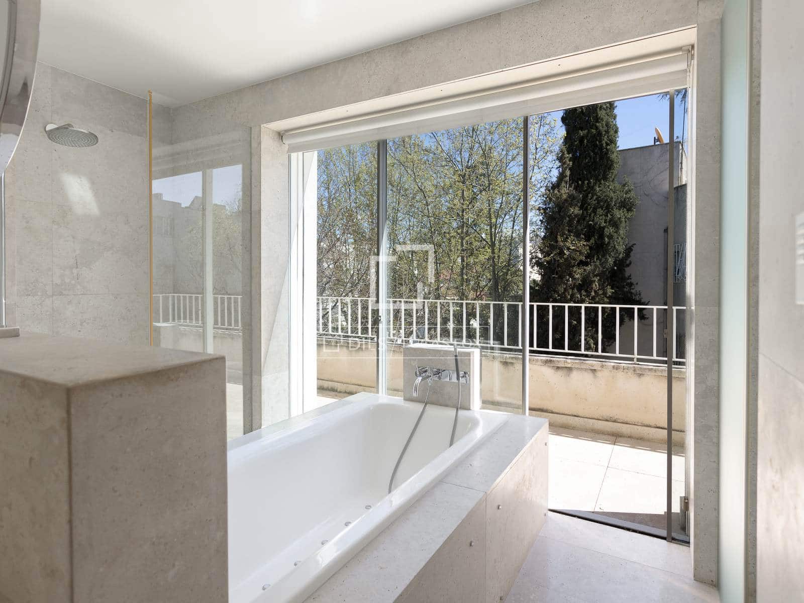 8 soverom Villa til salgs i Madrid by med svømmebasseng garasje - € 18 600 000 (Ref: 9735946)