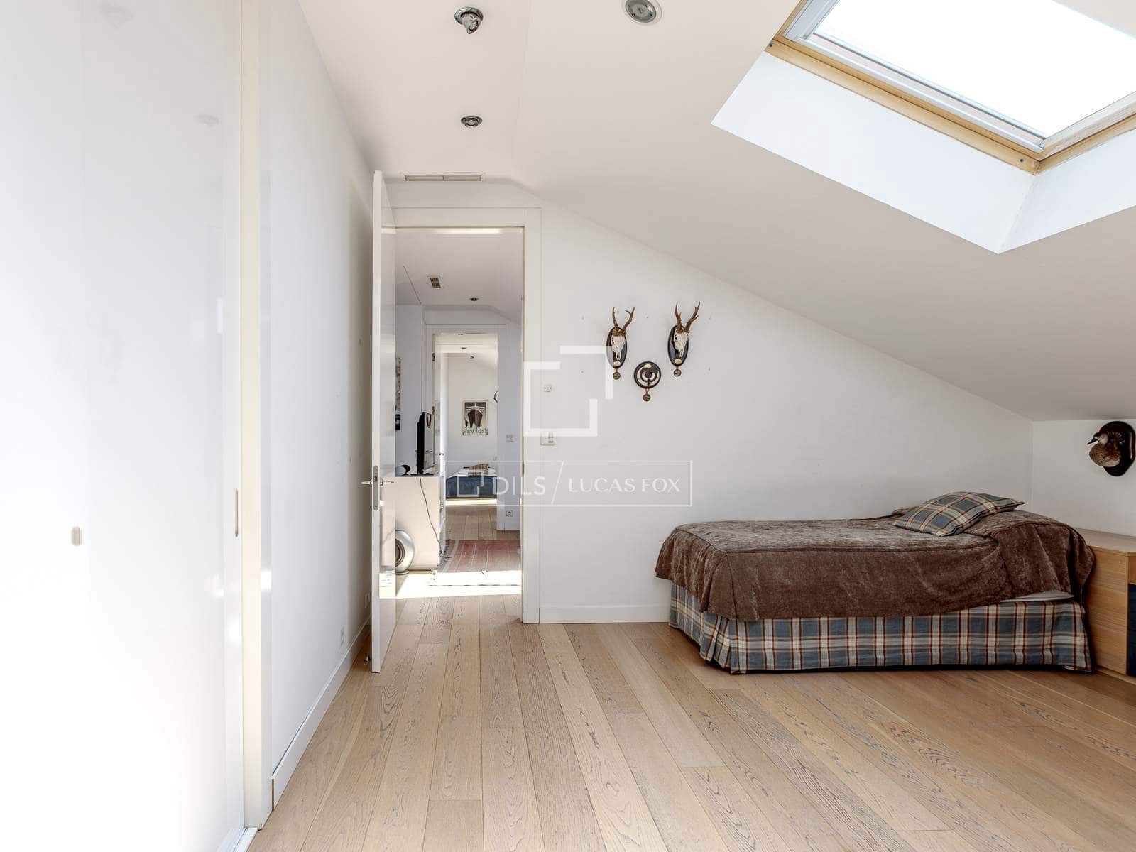 8 soverom Villa til salgs i Madrid by med svømmebasseng garasje - € 18 600 000 (Ref: 9735946)