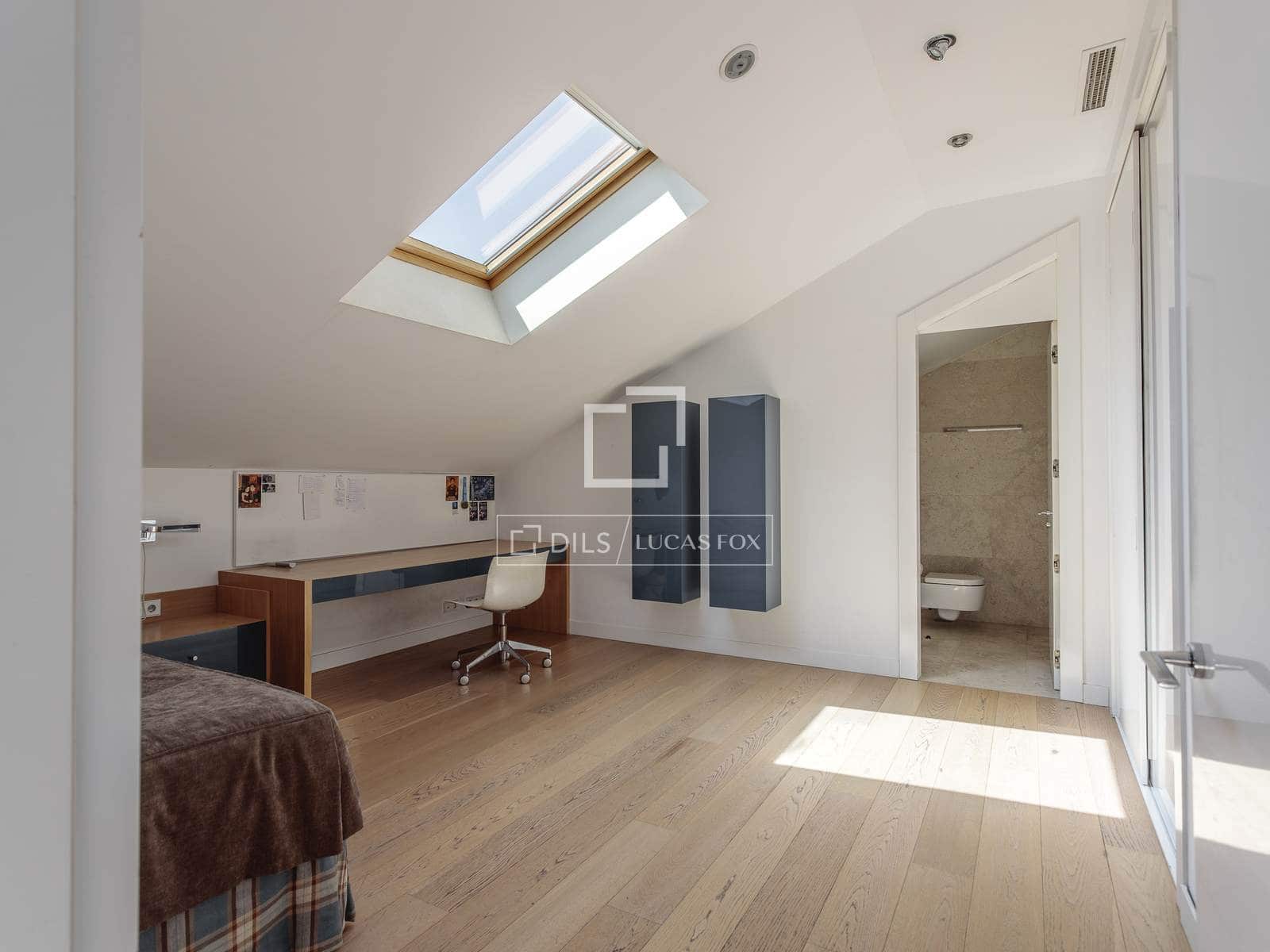 8 soverom Villa til salgs i Madrid by med svømmebasseng garasje - € 18 600 000 (Ref: 9735946)