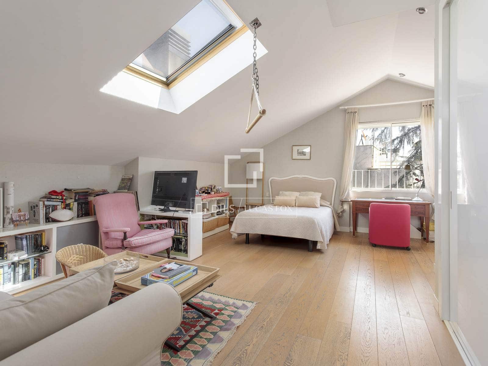 8 soverom Villa til salgs i Madrid by med svømmebasseng garasje - € 18 600 000 (Ref: 9735946)