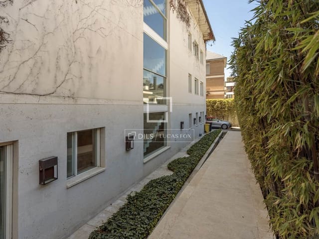 8 soverom Villa til salgs i El Viso, Madrid by med svømmebasseng garasje - € 18 600 000 (Ref: 9735946)