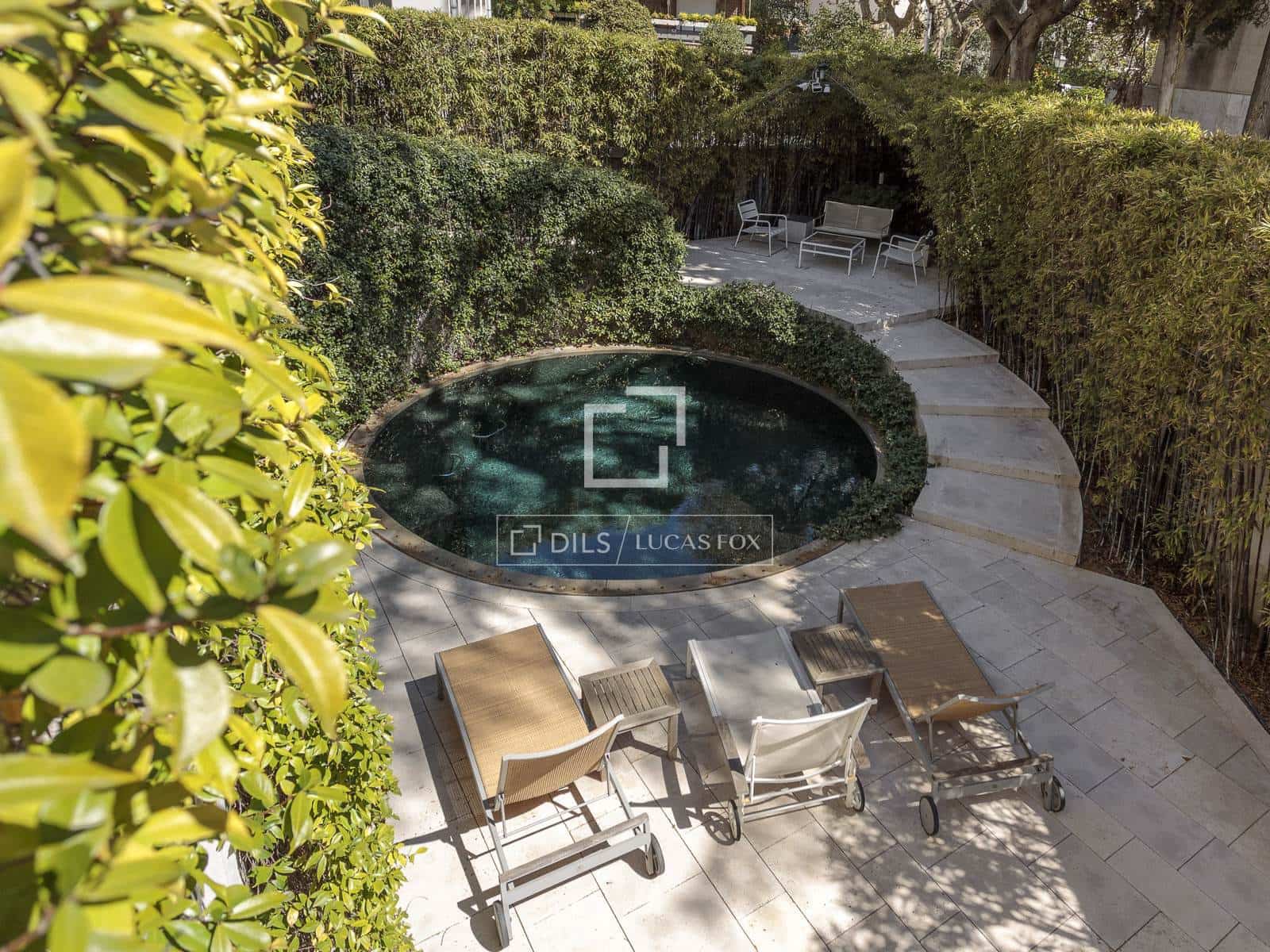 8 soverom Villa til salgs i Madrid by med svømmebasseng garasje - € 18 600 000 (Ref: 9735946)