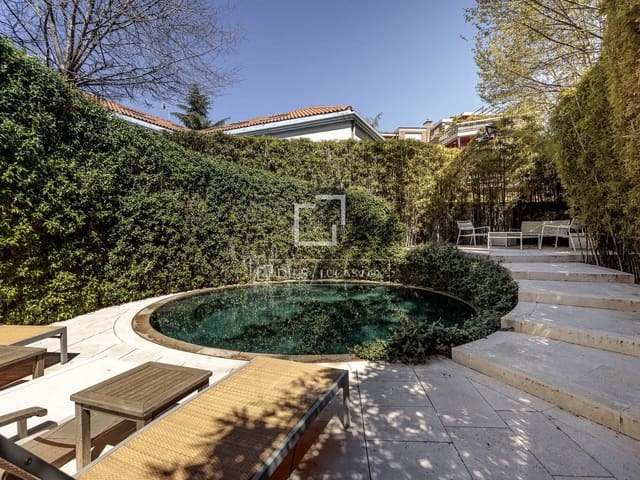 8 soverom Villa til salgs i El Viso, Madrid by med svømmebasseng garasje - € 18 600 000 (Ref: 9735946)