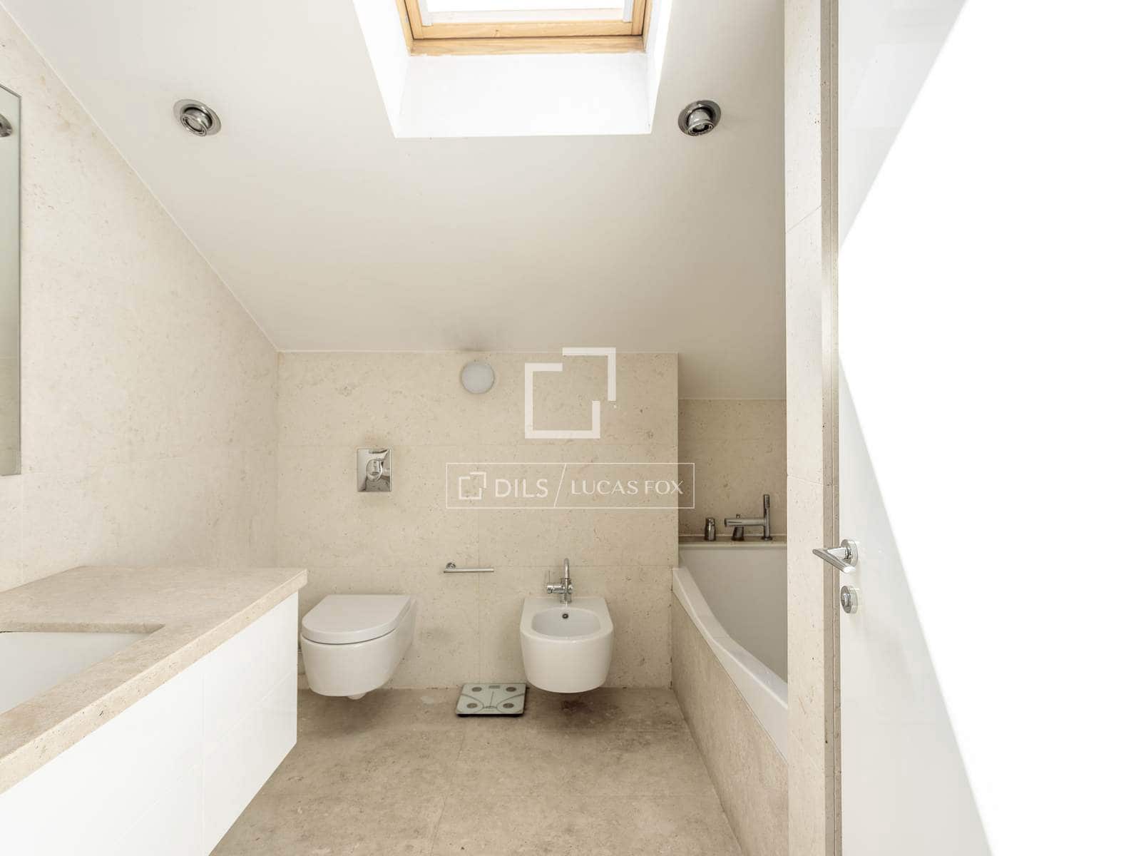 8 soverom Villa til salgs i Madrid by med svømmebasseng garasje - € 18 600 000 (Ref: 9735946)