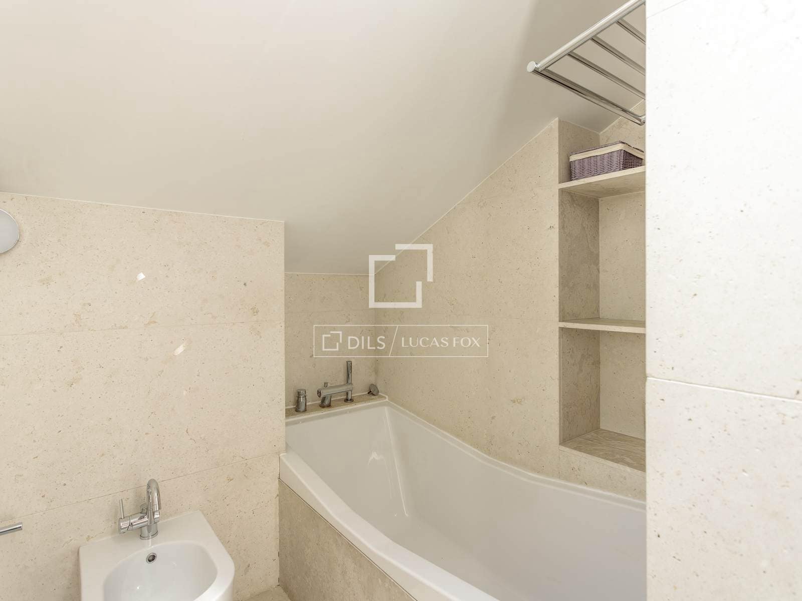 8 soverom Villa til salgs i Madrid by med svømmebasseng garasje - € 18 600 000 (Ref: 9735946)