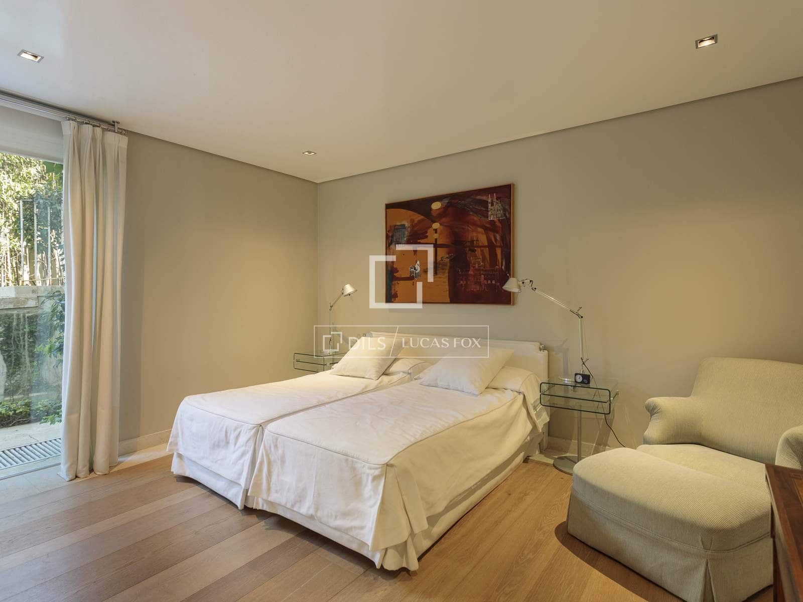 8 soverom Villa til salgs i Madrid by med svømmebasseng garasje - € 18 600 000 (Ref: 9735946)