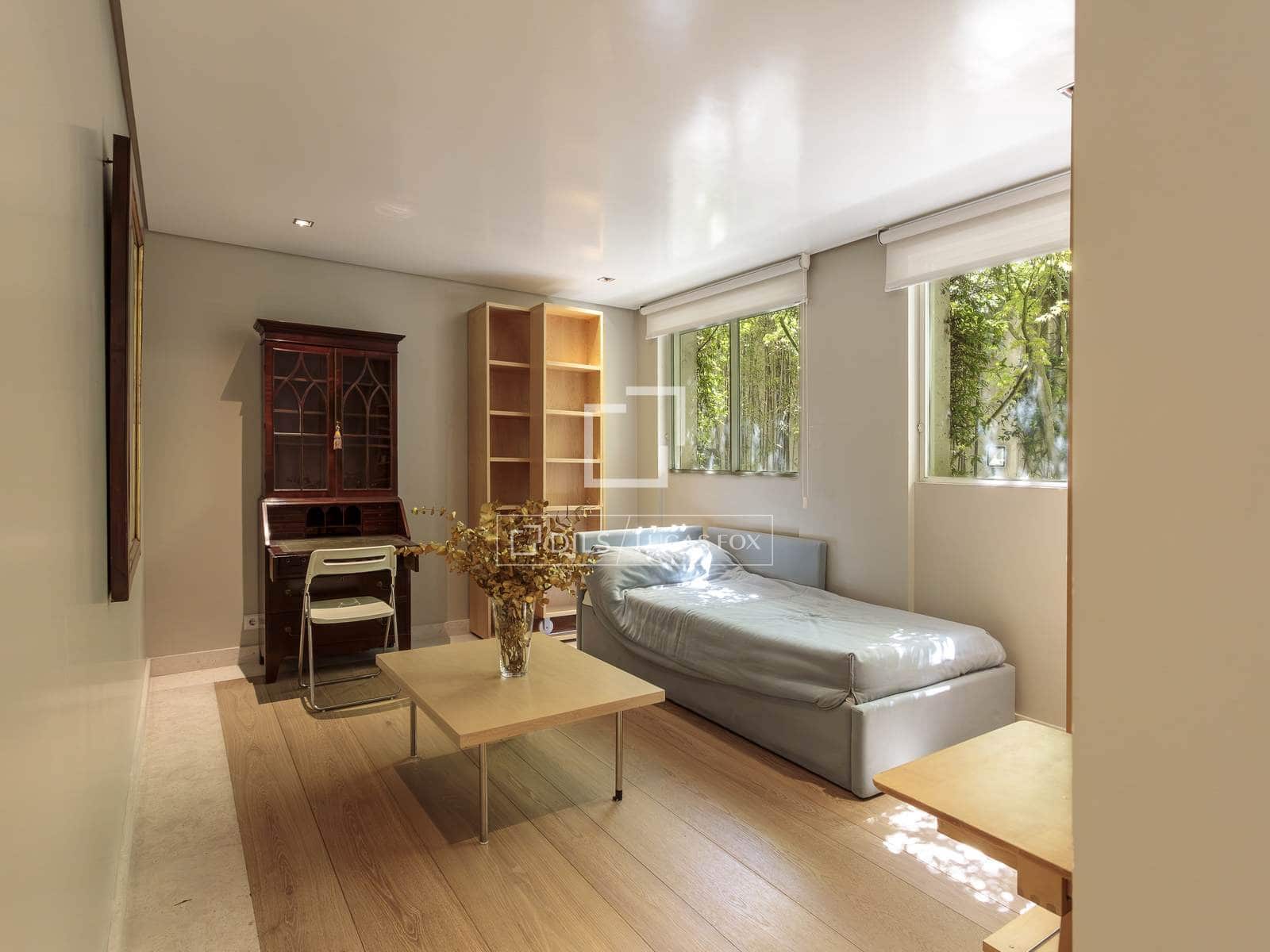 8 soverom Villa til salgs i Madrid by med svømmebasseng garasje - € 18 600 000 (Ref: 9735946)