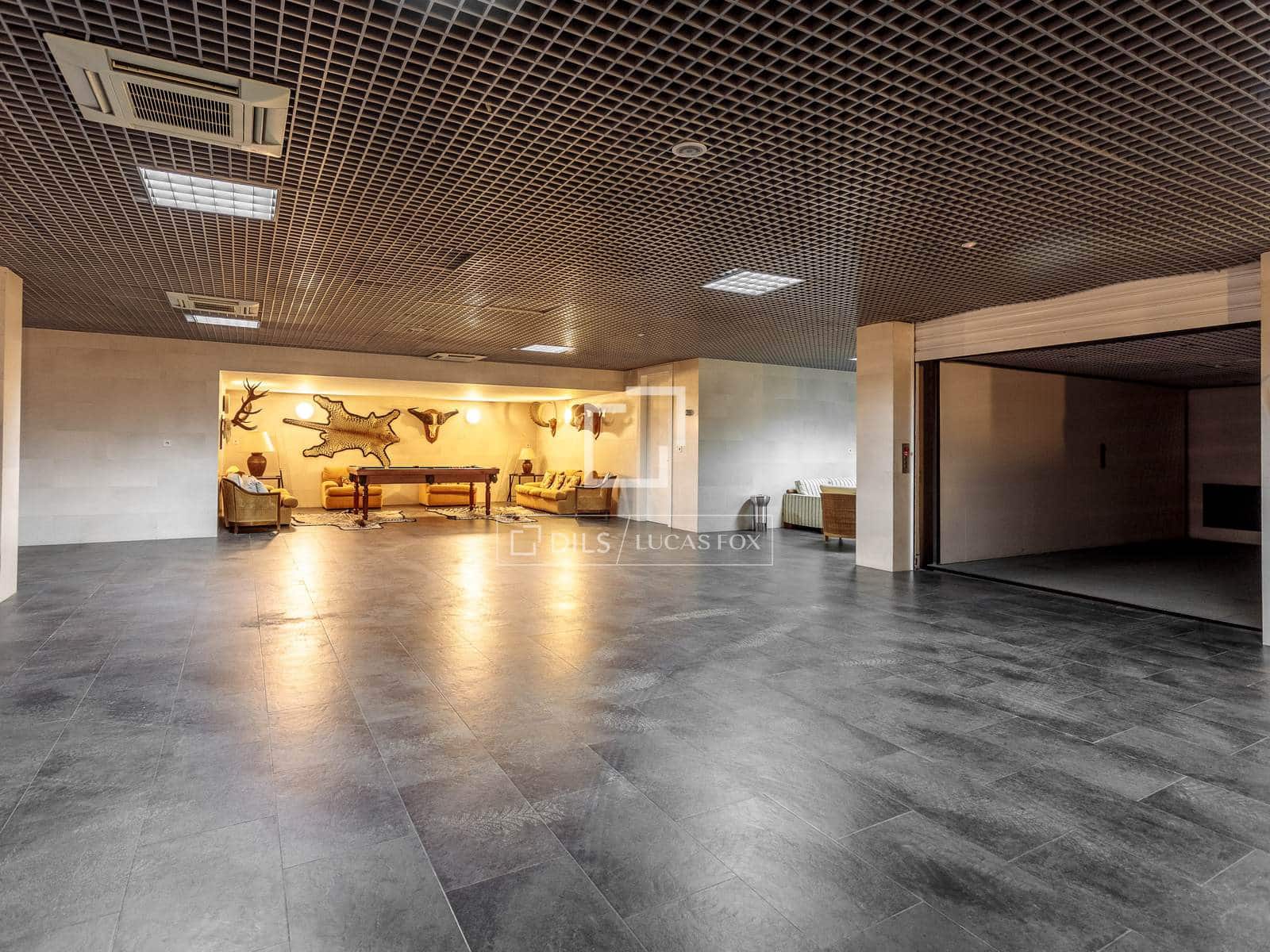 8 soverom Villa til salgs i Madrid by med svømmebasseng garasje - € 18 600 000 (Ref: 9735946)