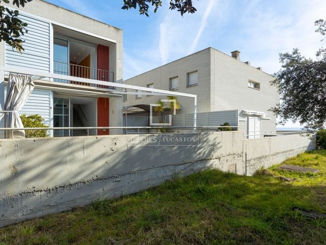 3 bedroom Villa for sale in Sant Pol de Mar with garage - € 510,000 (Ref: 9737081)