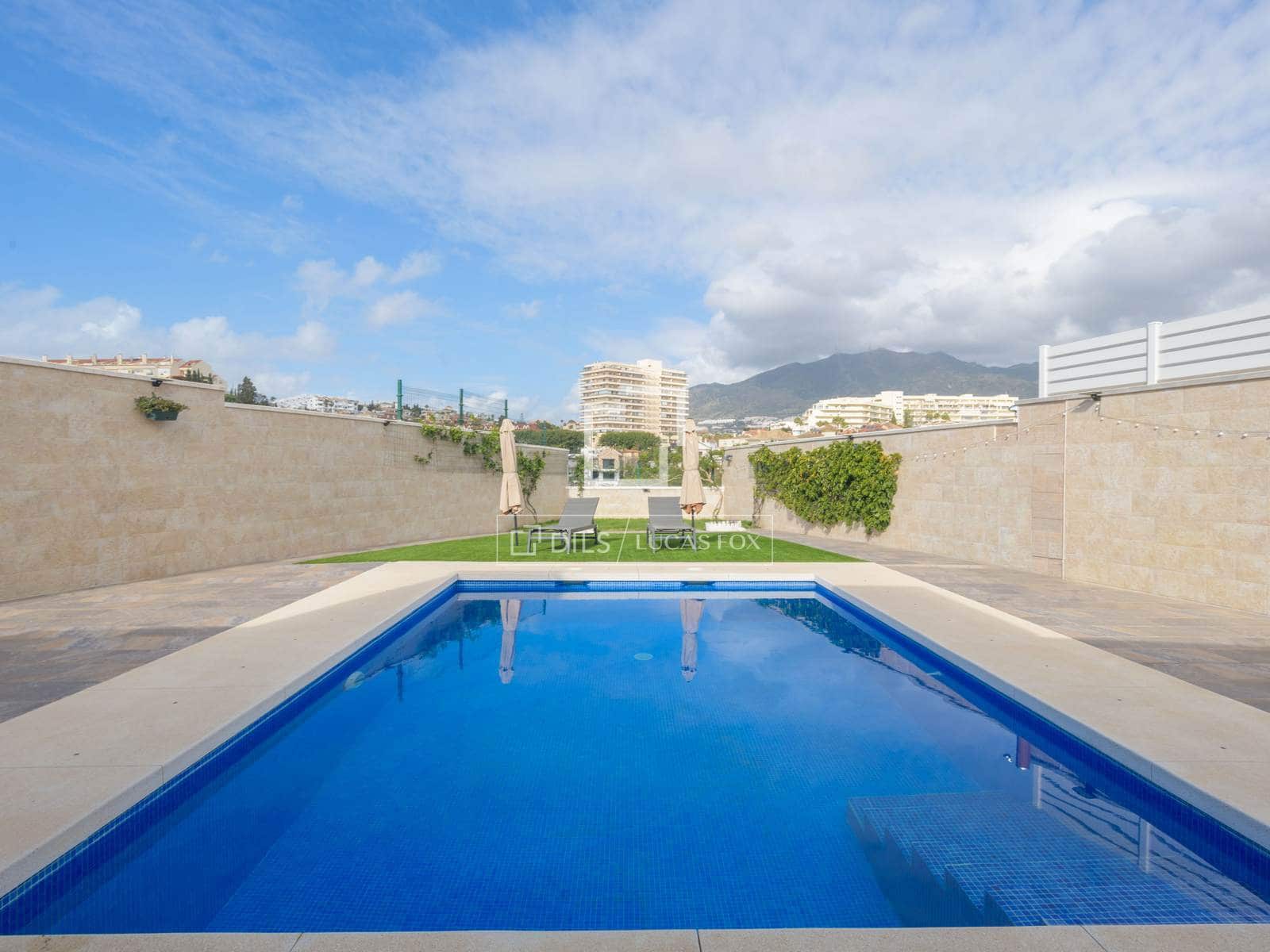 3 quarto Moradia para venda em Torrequebrada com piscina garagem - 945 000 € (Ref: 9737083)