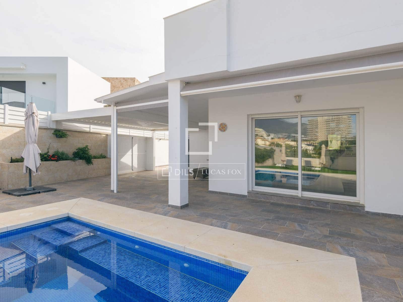 3 quarto Moradia para venda em Torrequebrada com piscina garagem - 945 000 € (Ref: 9737083)