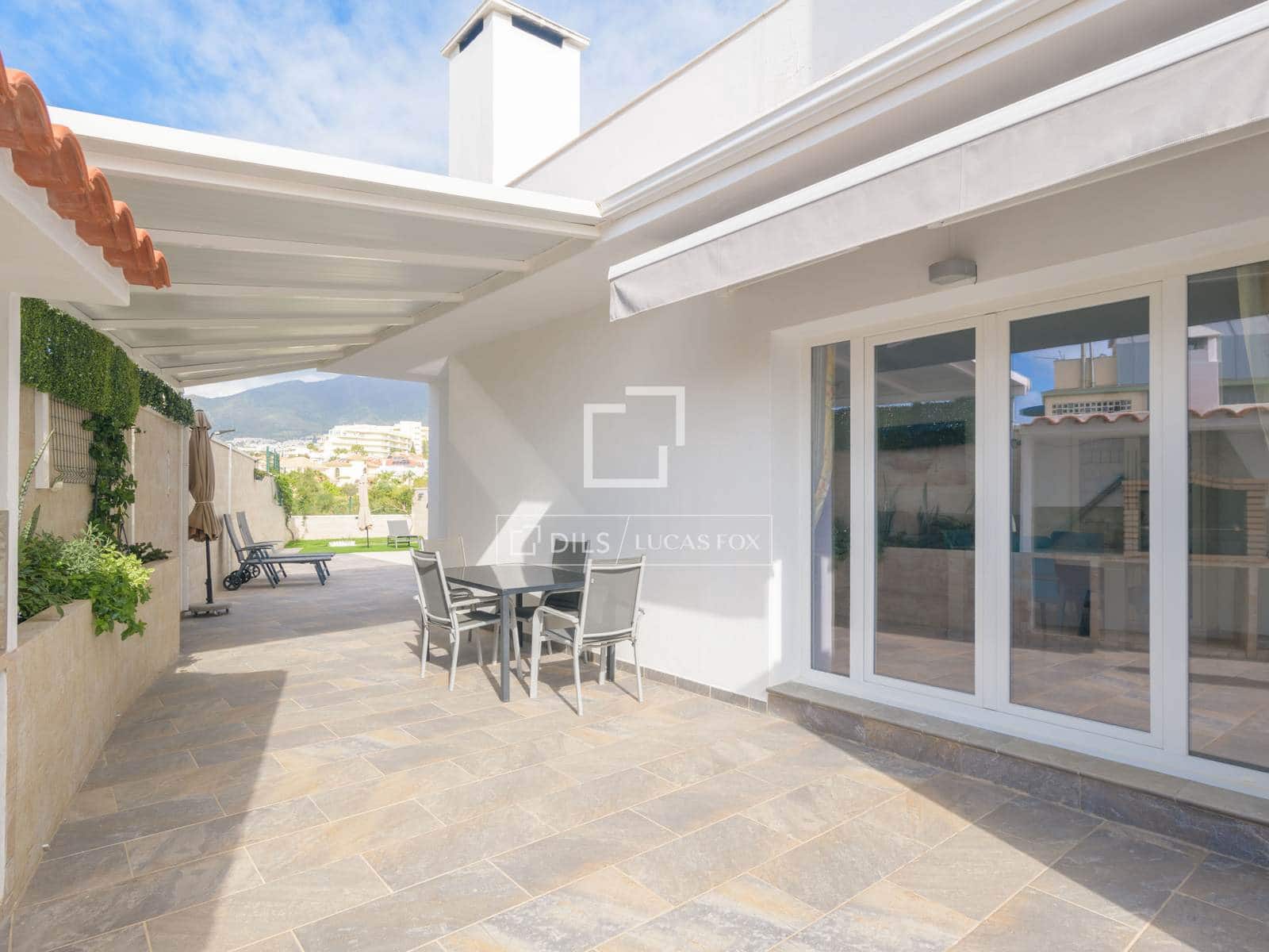 3 quarto Moradia para venda em Torrequebrada com piscina garagem - 945 000 € (Ref: 9737083)