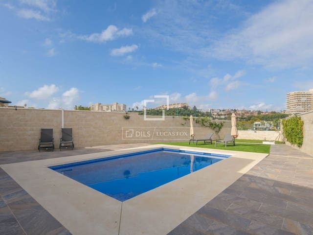 3 sypialnia Willa na sprzedaż w Torrequebrada, Benalmádena z basenem garażem - 945 000 € (Ref: 9737083)