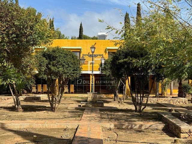 5 slaapkamer Finca/Landhuis te koop in Santa Gertrudis de Fruitera, Santa Eulalia / Santa Eularia met garage - € 3.000.000 (Ref: 9737265)