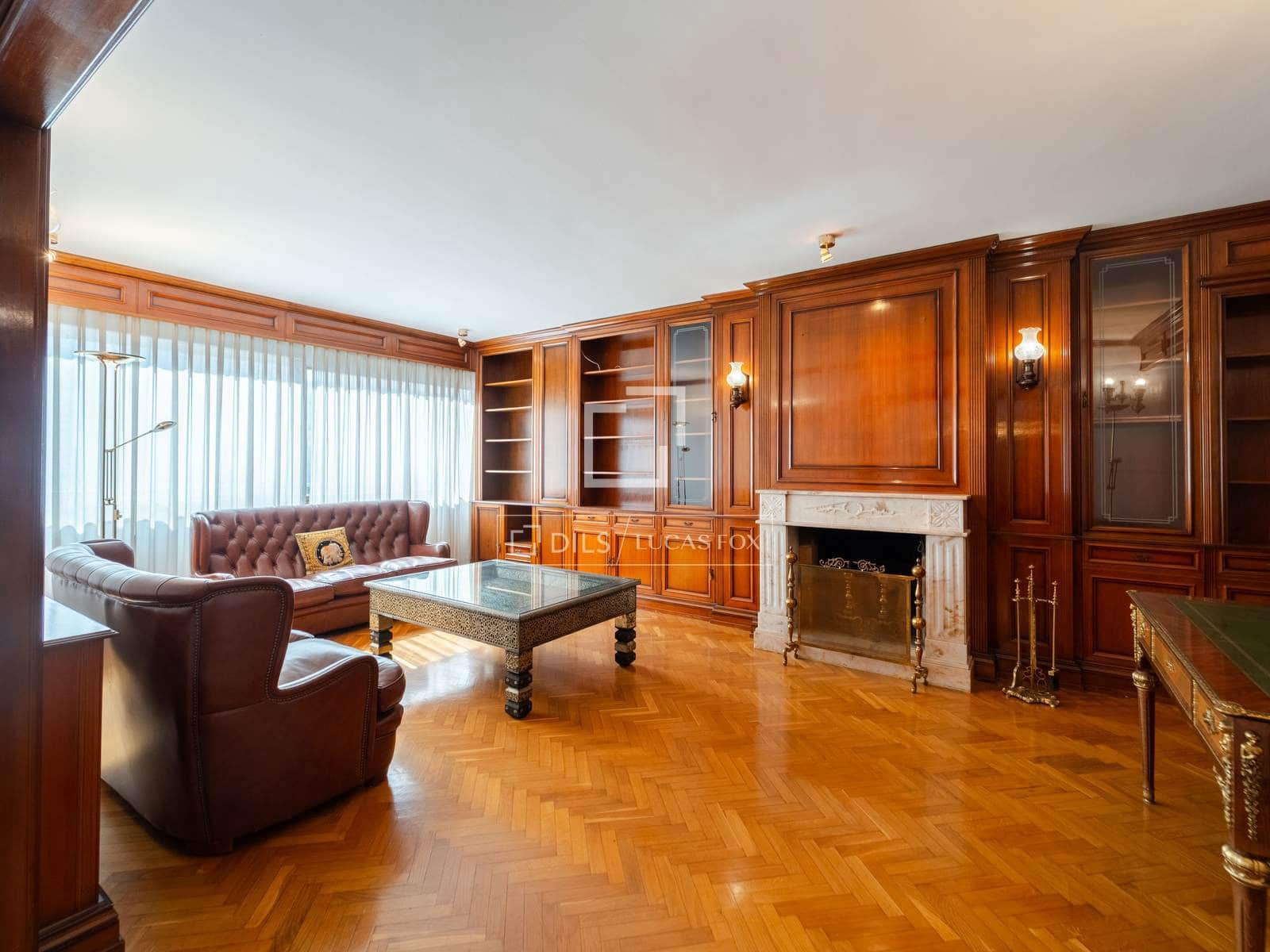 5 bedroom Apartment for sale in Valencia city with garage - € 2,100,000 (Ref: 9737267)