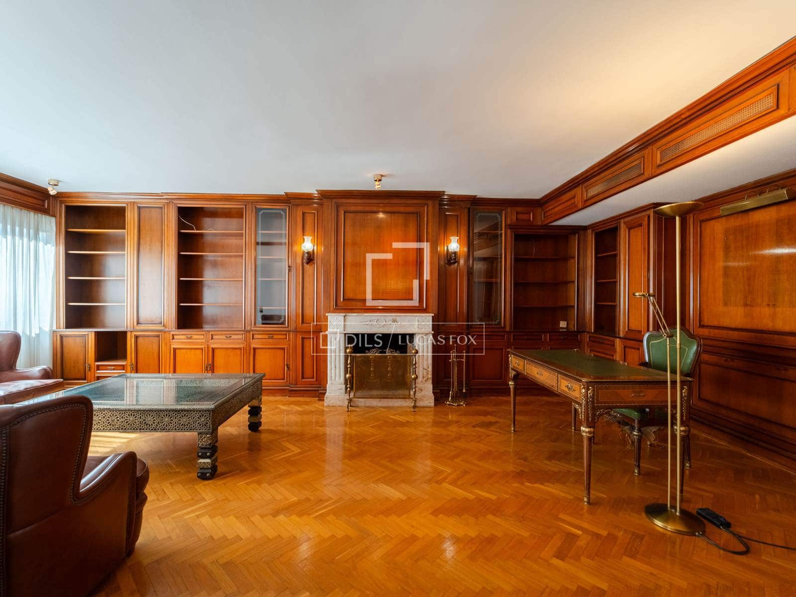 5 bedroom Apartment for sale in Valencia city with garage - € 2,100,000 (Ref: 9737267)