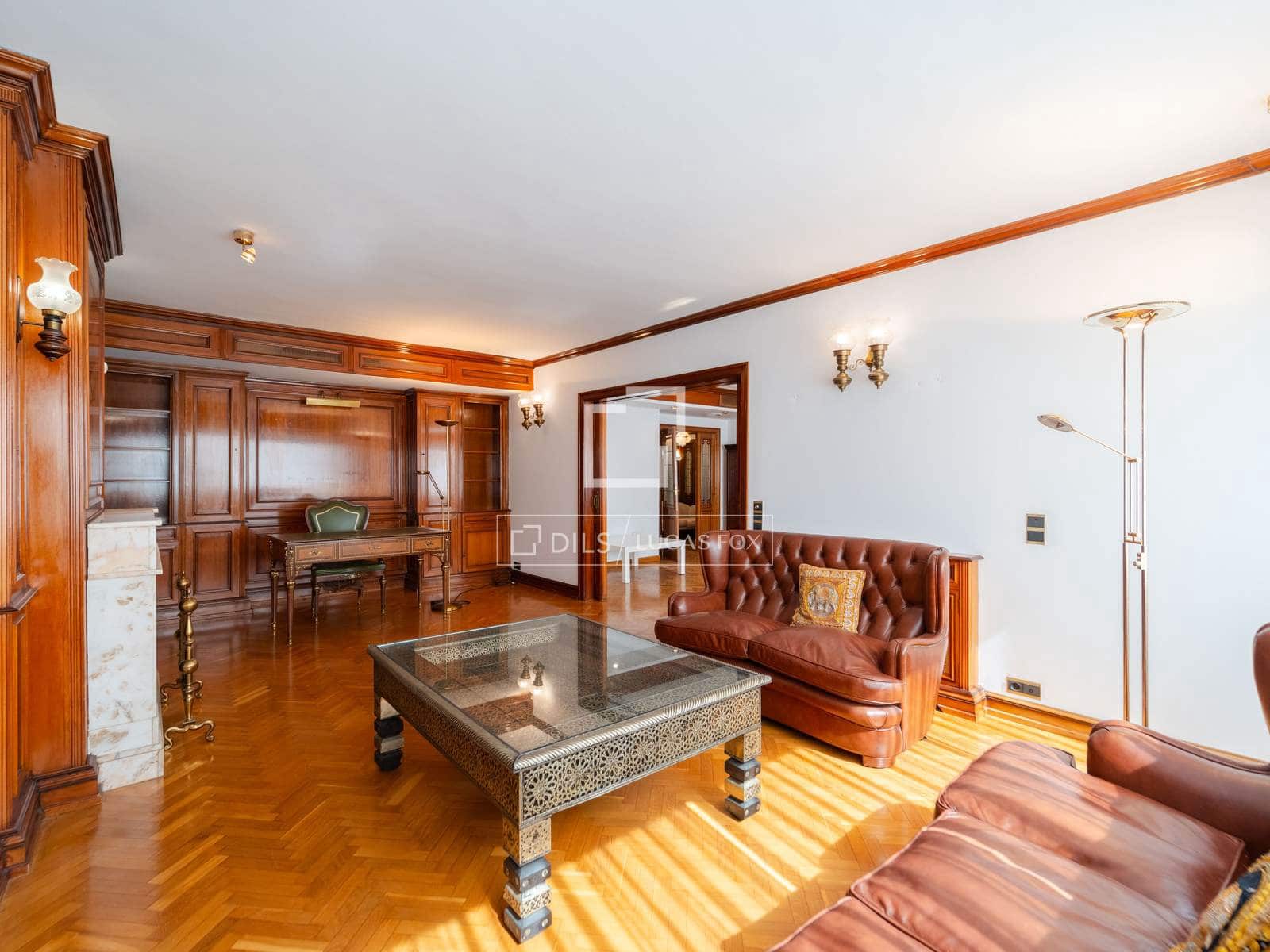 5 bedroom Apartment for sale in Valencia city with garage - € 2,100,000 (Ref: 9737267)