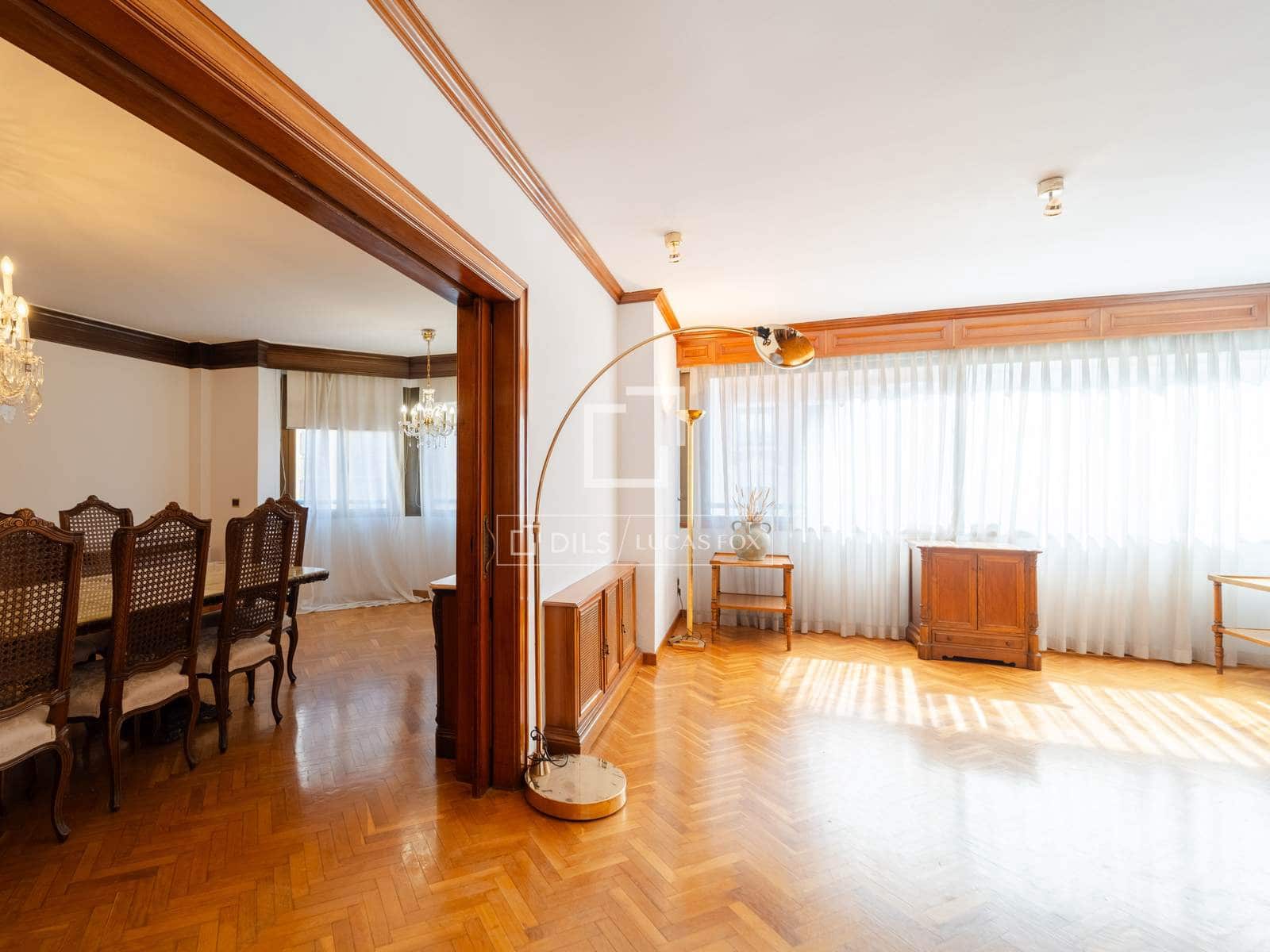 5 bedroom Apartment for sale in Valencia city with garage - € 2,100,000 (Ref: 9737267)