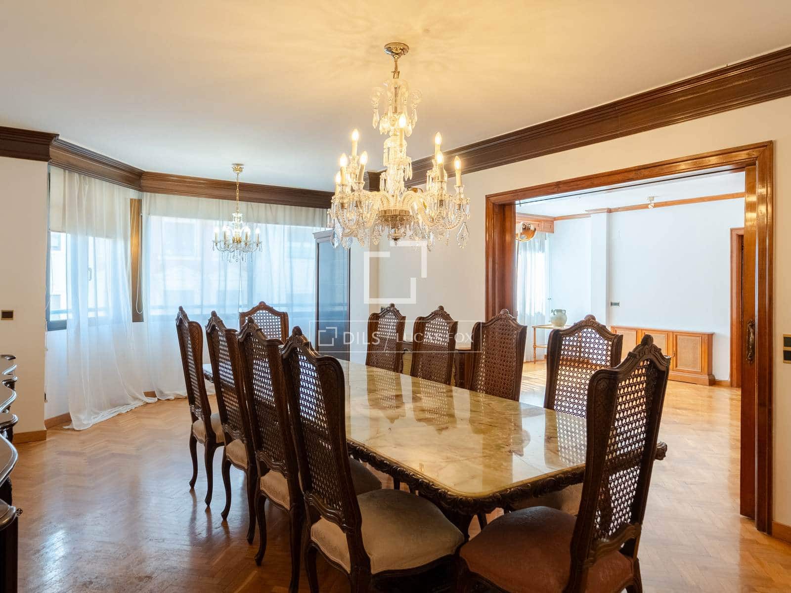 5 bedroom Apartment for sale in Valencia city with garage - € 2,100,000 (Ref: 9737267)