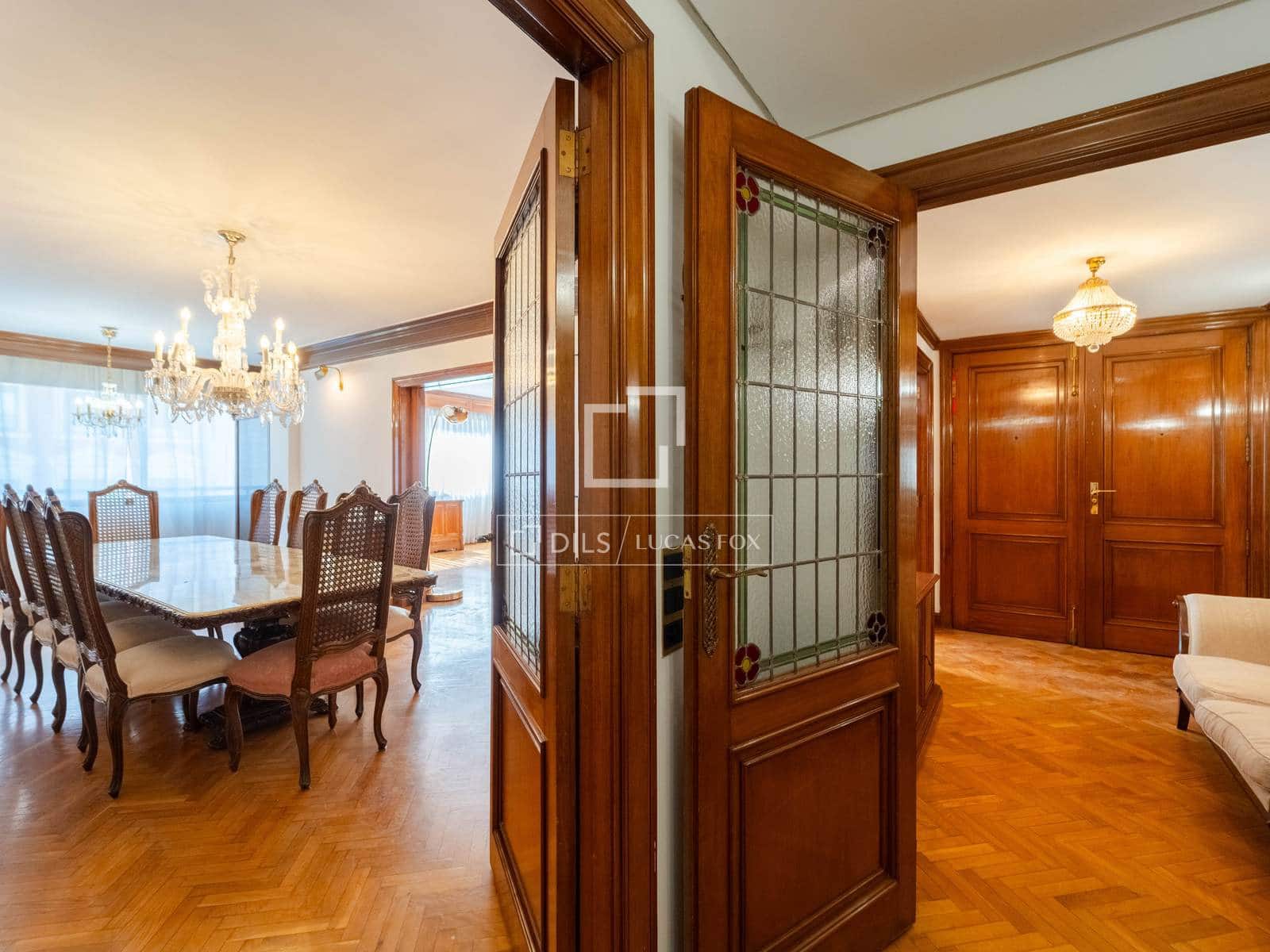 5 bedroom Apartment for sale in Valencia city with garage - € 2,100,000 (Ref: 9737267)