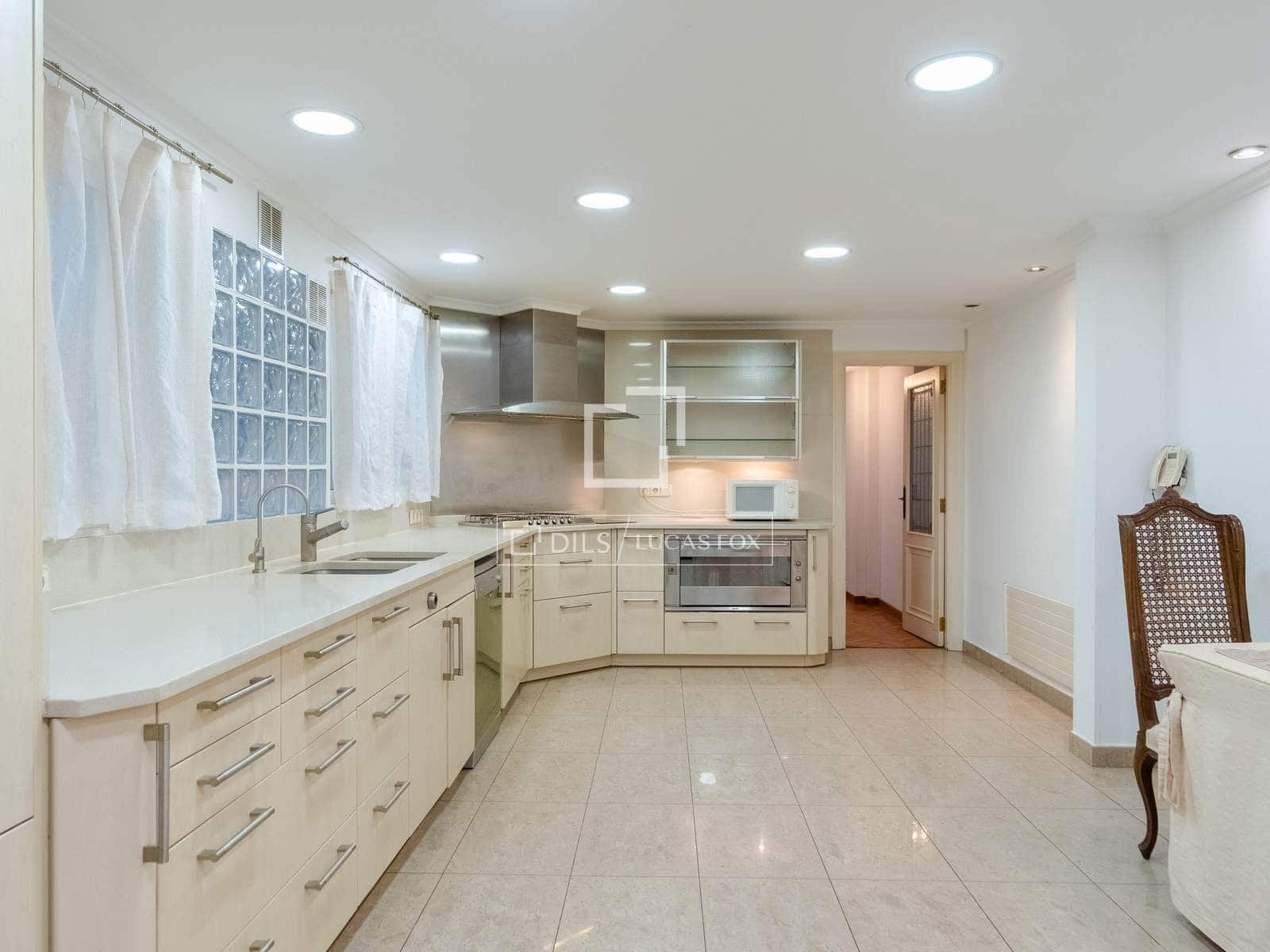 5 bedroom Apartment for sale in Valencia city with garage - € 2,100,000 (Ref: 9737267)